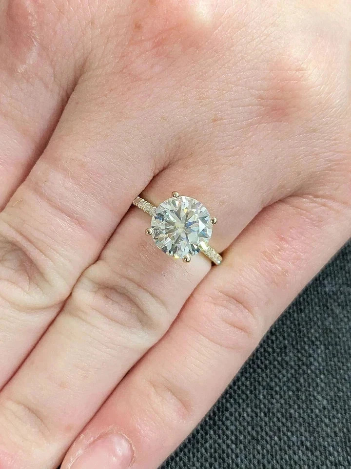 4 Ct Round F-VS1 Lab Grown Diamond Women Wedding Ring 14K Yellow Gold IGI