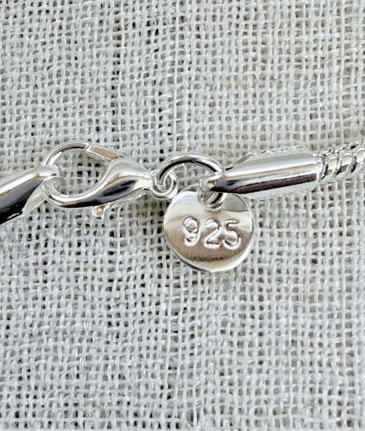 Men’/women’s 925 sterling Silver Necklace.Snake chain,wolf head pendant.29”/75cm