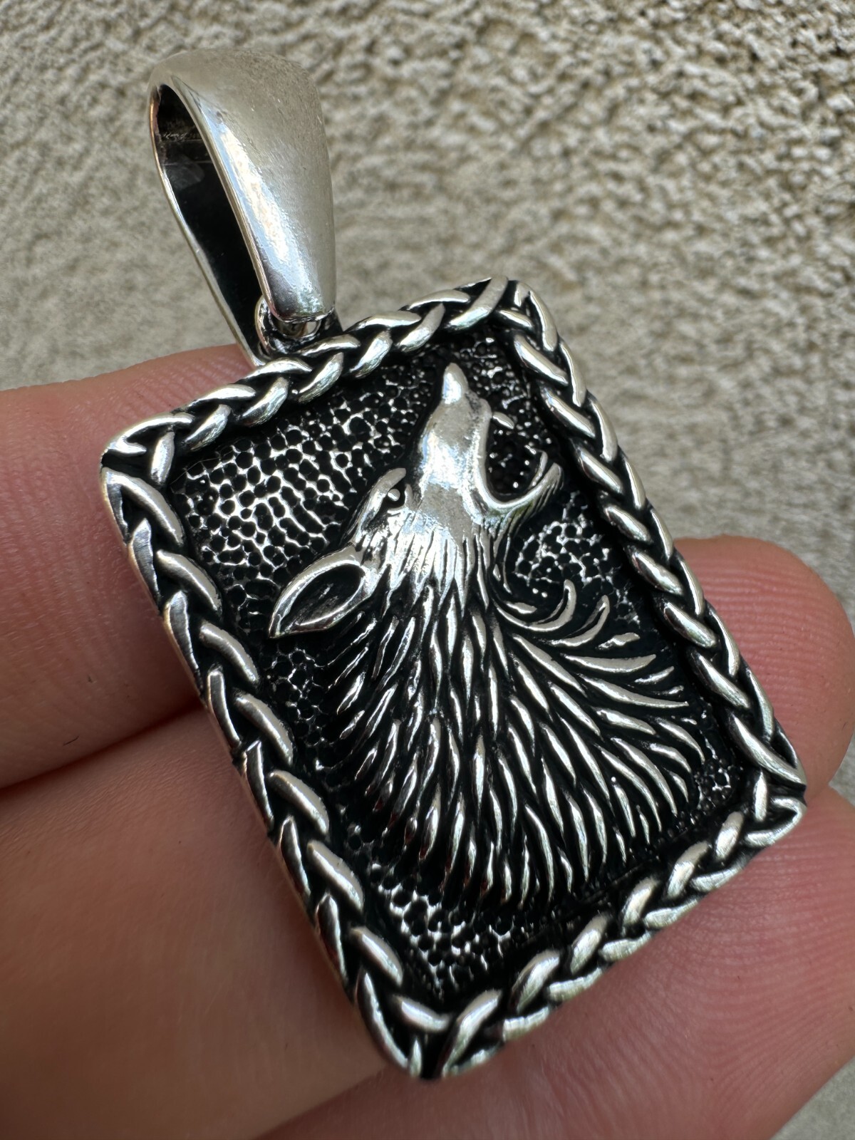 Solid 925 Silver / Gold Plated Oxidized Howling Lone Wolf Pendant Necklace