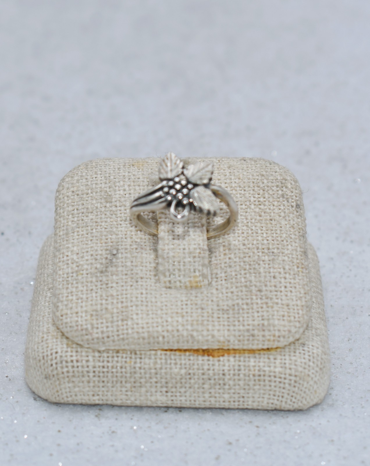 Wheeler Manufacturing Sterling Silver Leaves & Grape Vine Ring Size 6