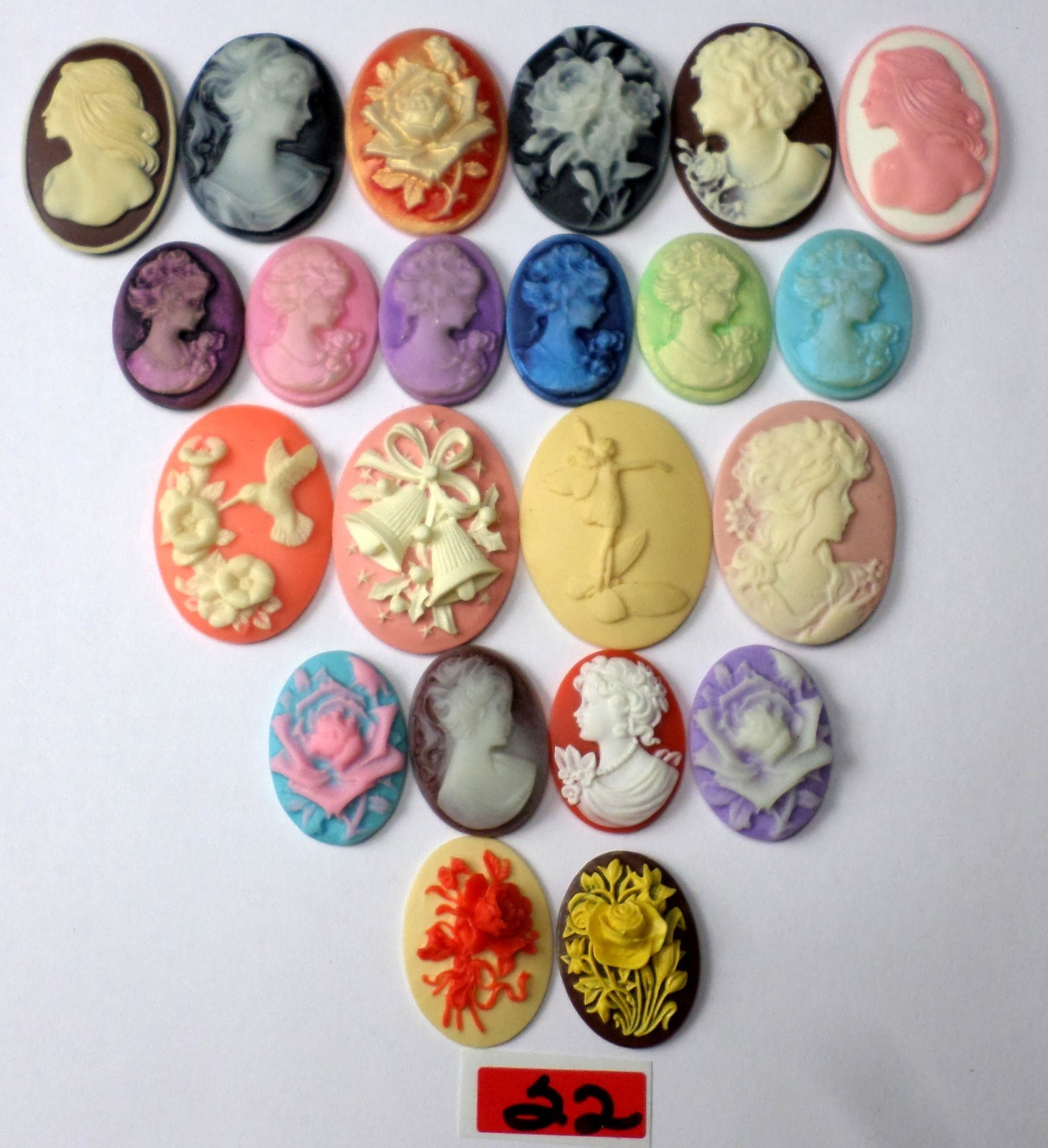 22 of 27-40mm Mixed Lot of Vintage Oval Women Floral Fairies Cameos Cabochons