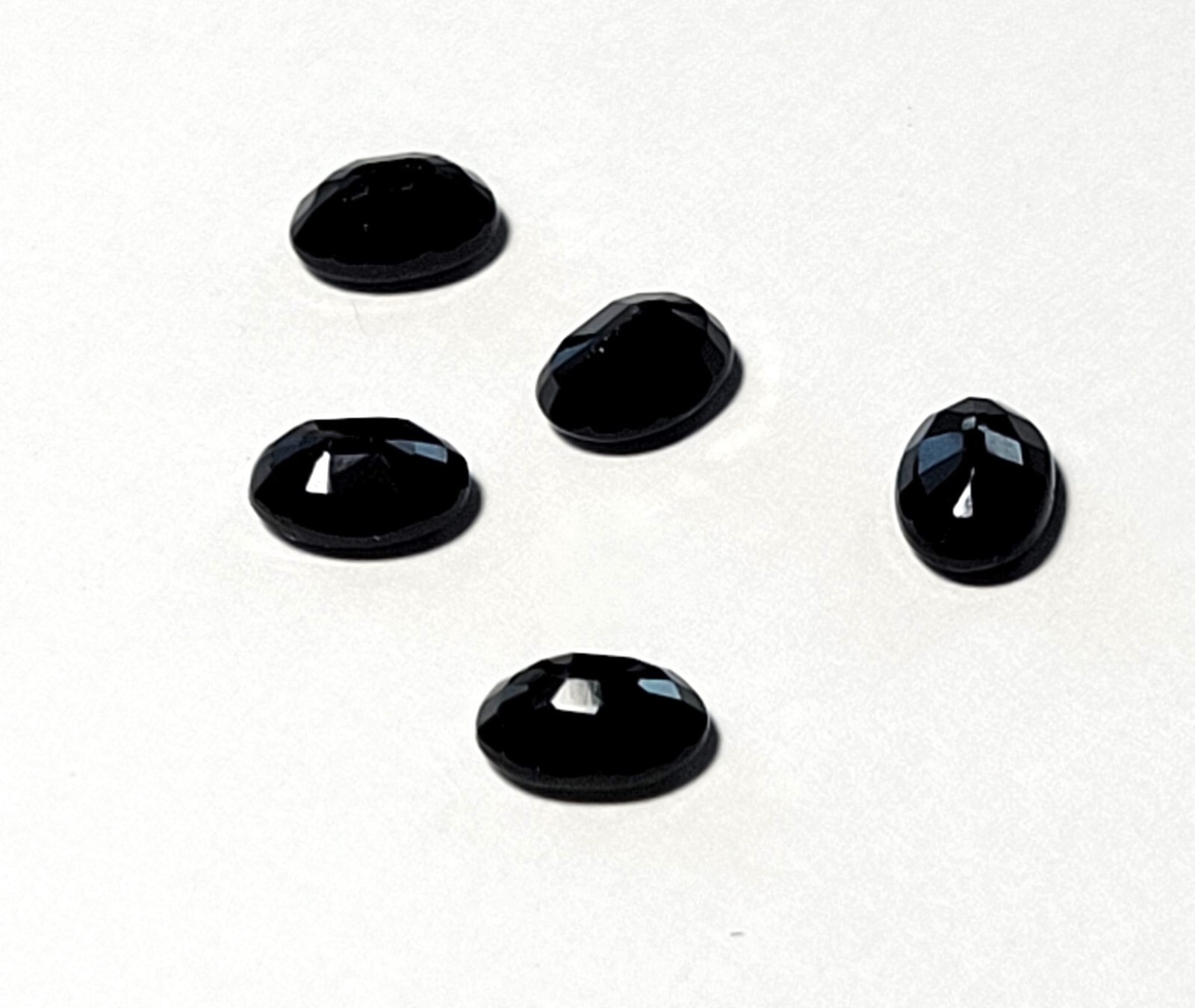 5.40 Carats Blue Sapphire 5 Pieces Oval Shapes 6.9mm x 5mm Unset Gems