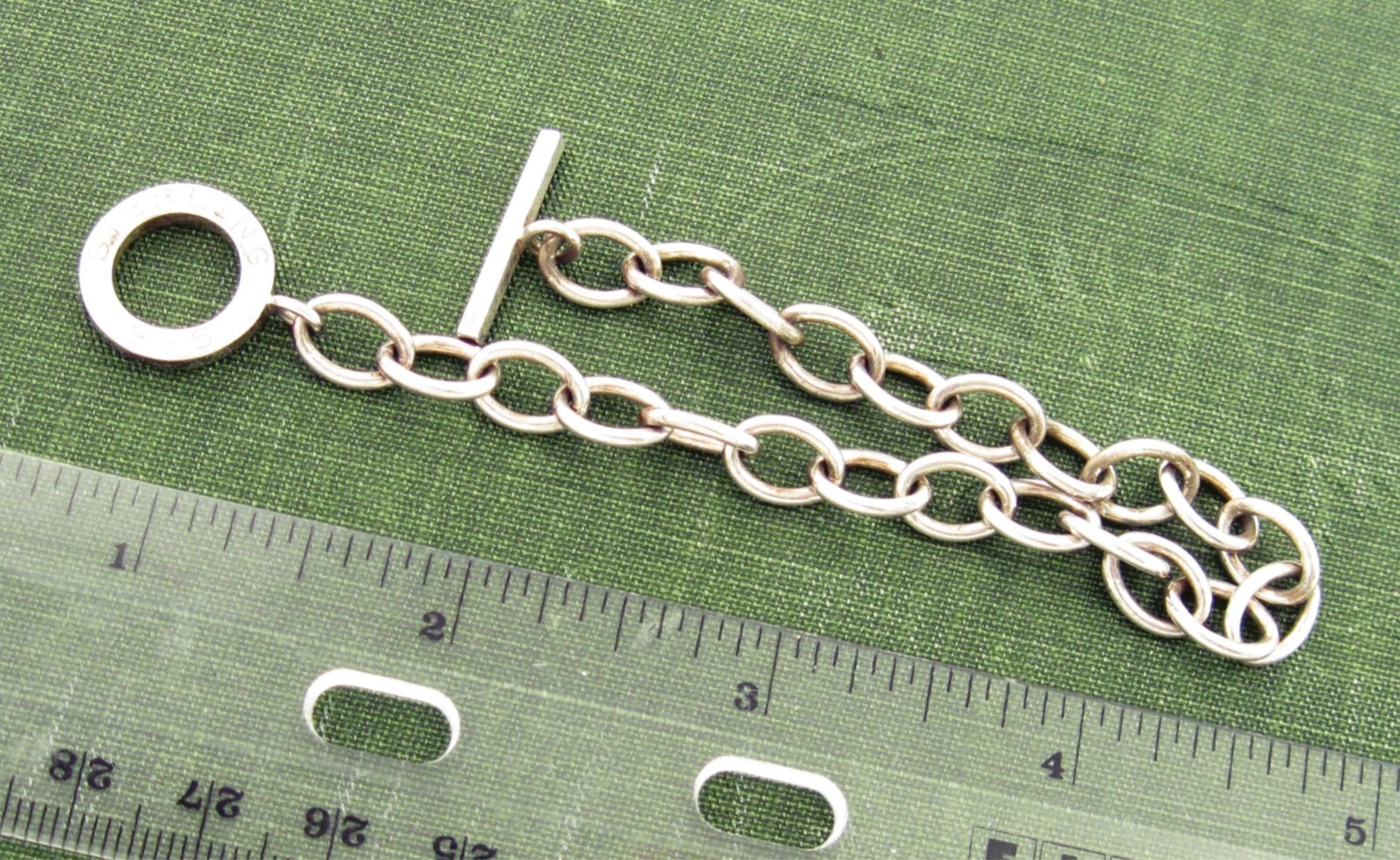 1990s Starter Charm Bracelet Oval 8 x 10mm Link 7 Inches Toggle Clasp