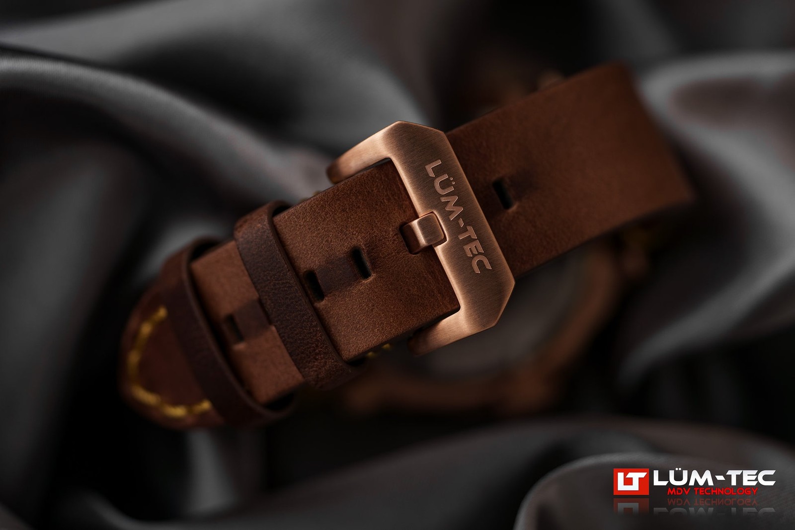 Lum-tec M94 Bronze Dive watch 44mm GMT No date 200M Horween strap NIB warranty