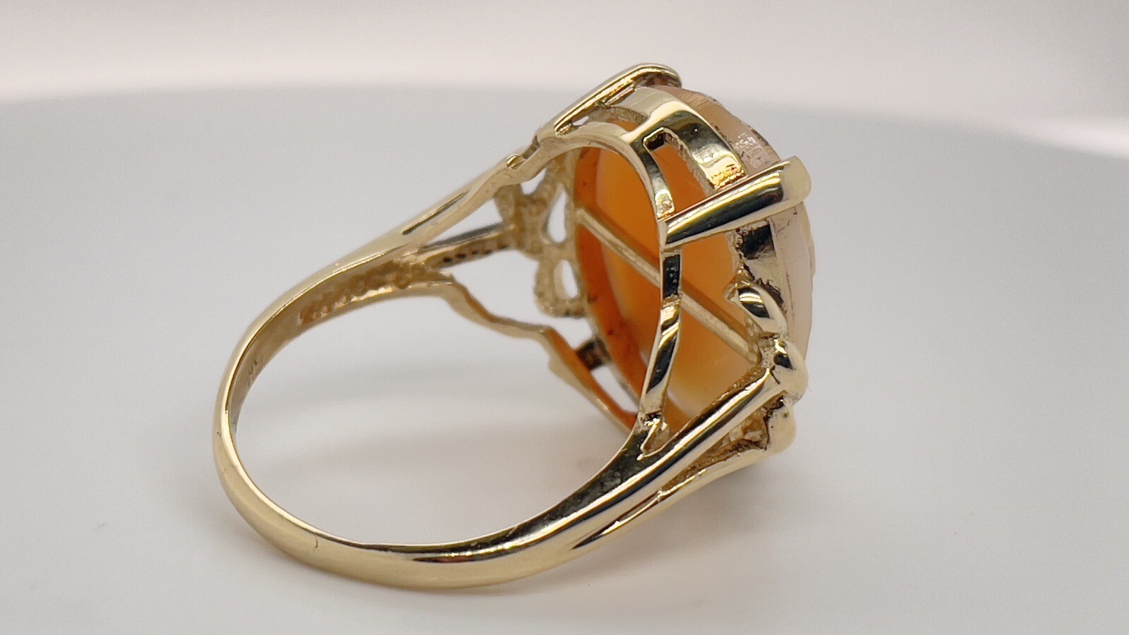 Vintage 14k Yellow Gold 19.9 x 15.1mm Oval Cameo Ring Size 9 3/8 – 5.3 Grams
