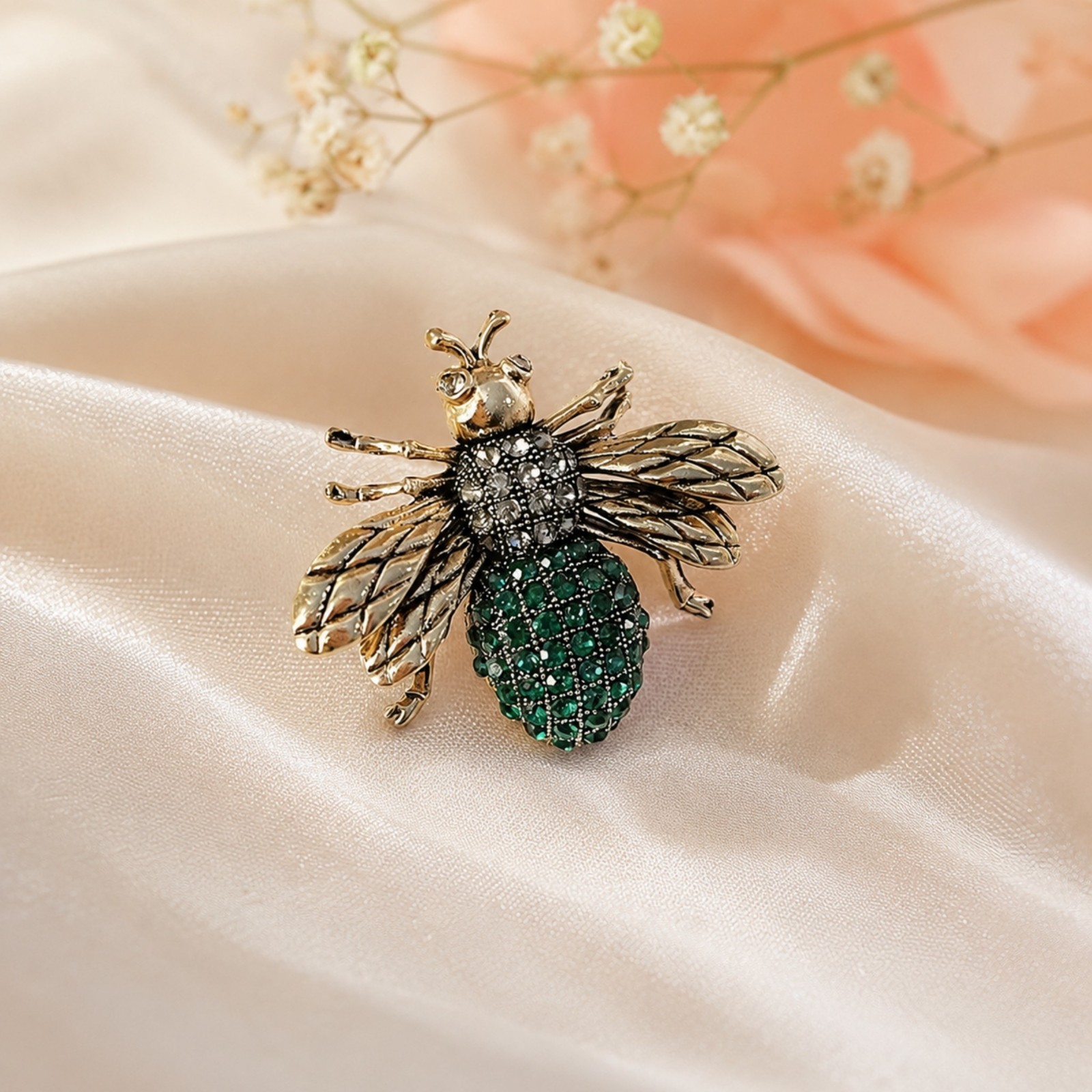 Bee Brooch Pin Crystal Style Insect Lapel Pin Vintage Fashion Jewelry Gift Pin