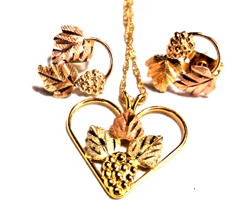 Landstrom’s Black Hills 10k Gold Heart Grapes Leaves Pendant Necklace & Earrings
