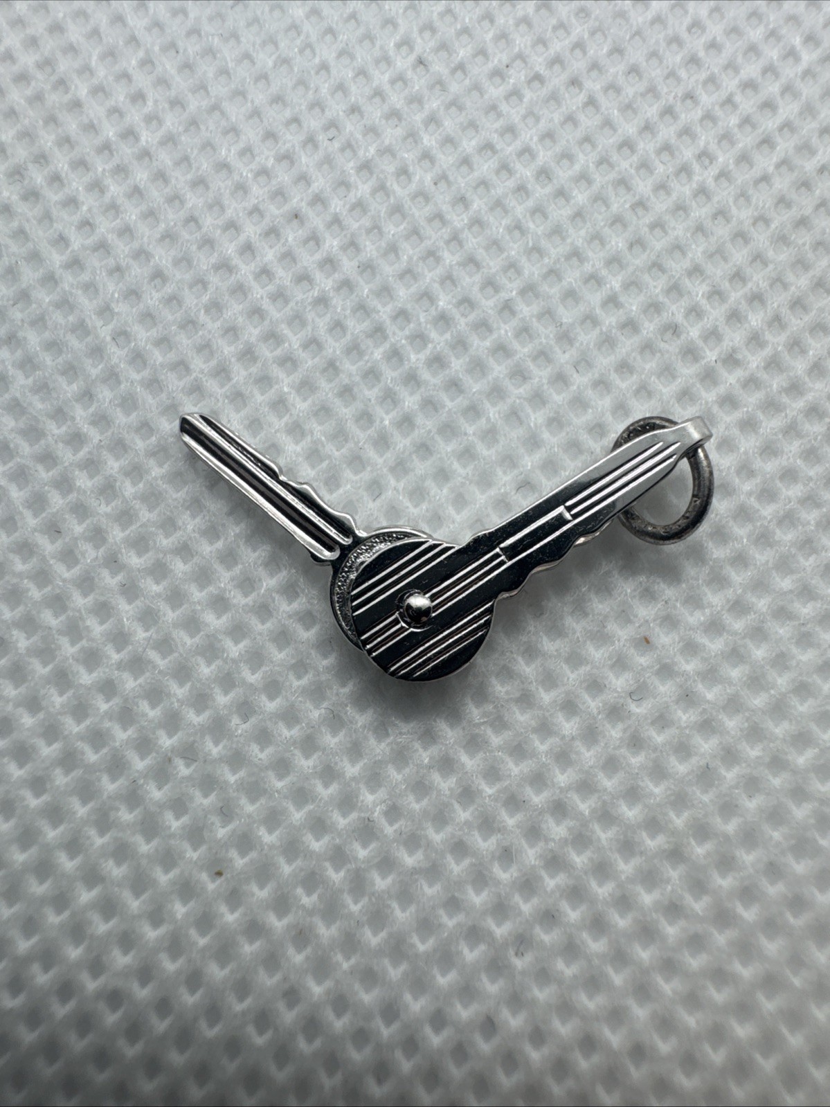 Sterling Silver 925 “Key To My Heart” Enamel Charm Moveable Hinge Vintage C13