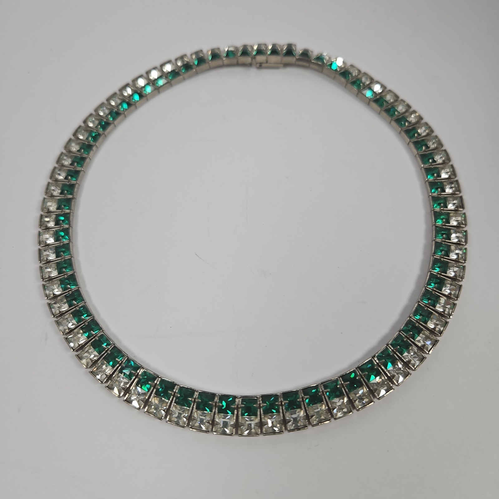 VTG Rhinestone Emerald Glass Choker Necklace Silver Tone Rhodium Plated Retro