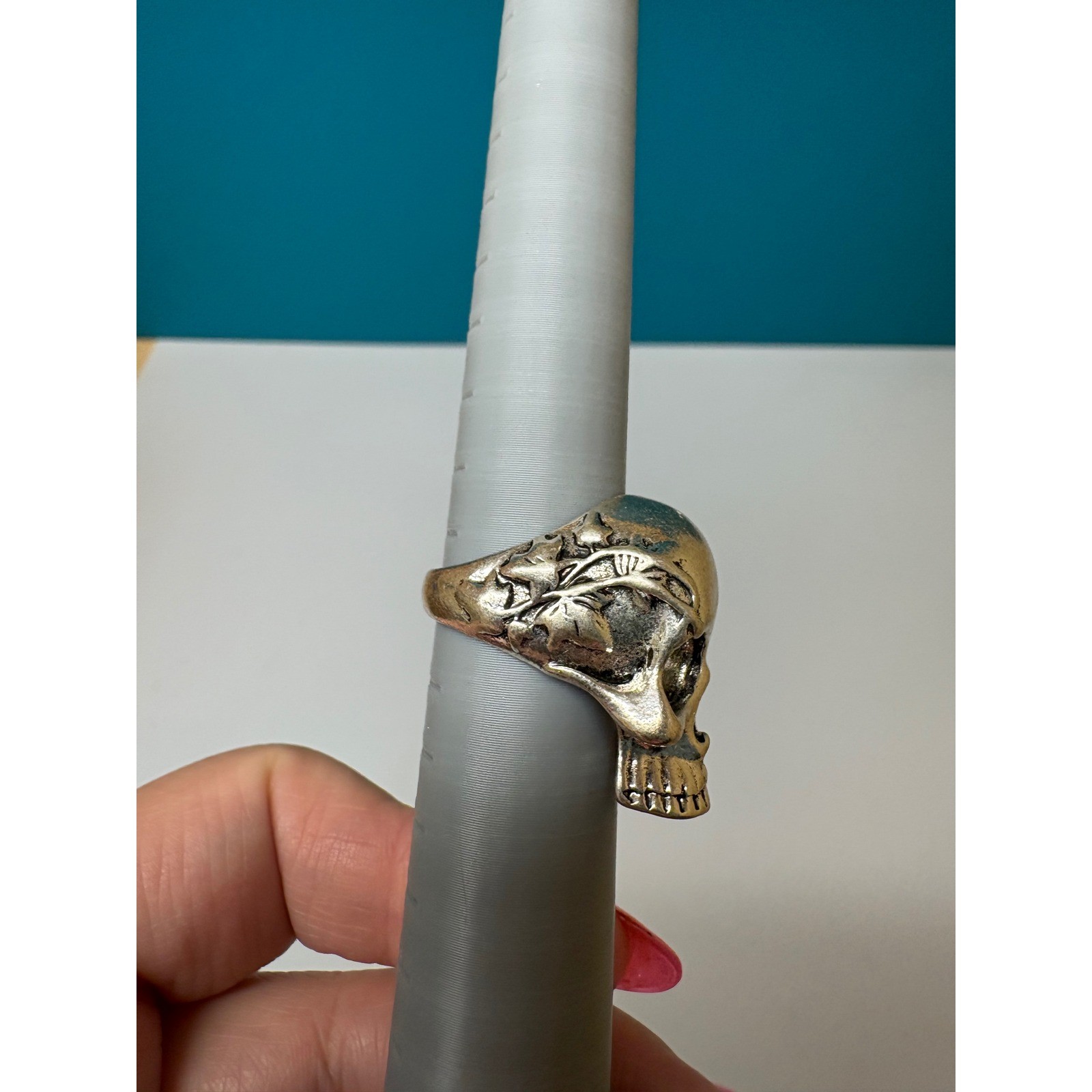 Silver Tone Antique Finish Skull Ring Floral Heart Engraved Gothic Biker Sz 7.5