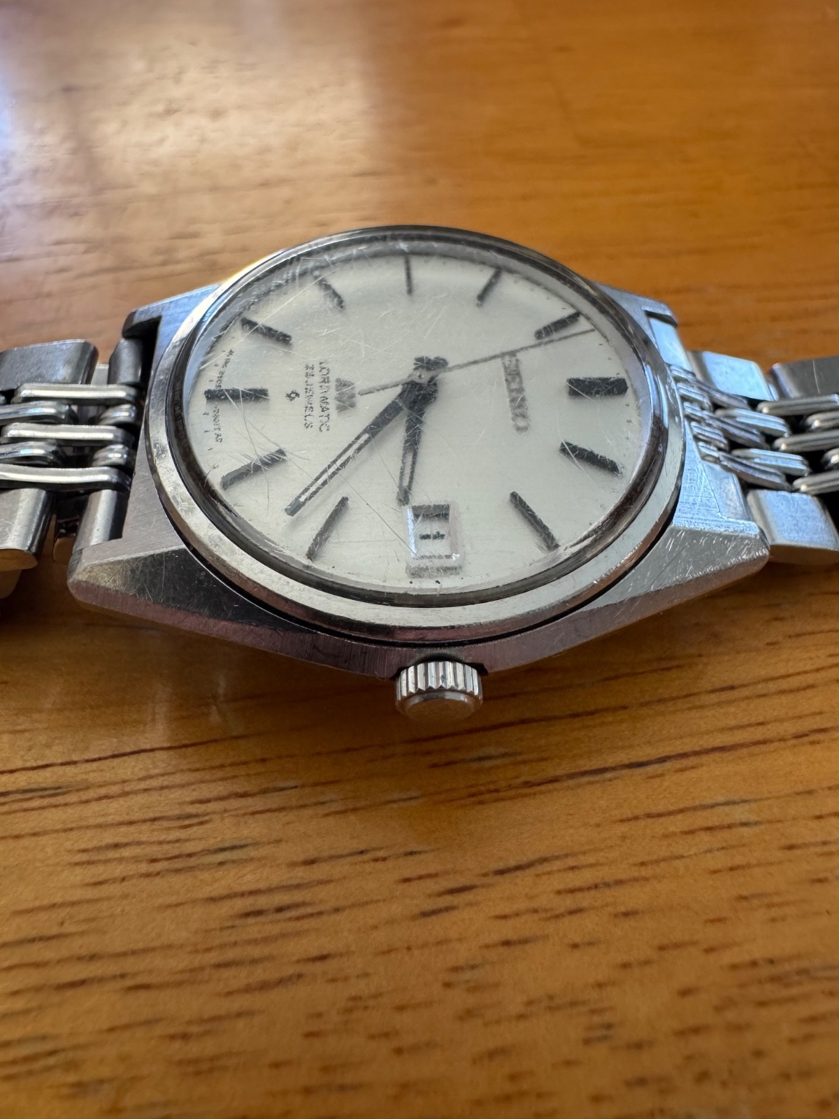 VINTAGE SEIKO LORD MATIC 5605-7020 – CREAM BRUSHED DIAL – BEADS OF RICE BAND