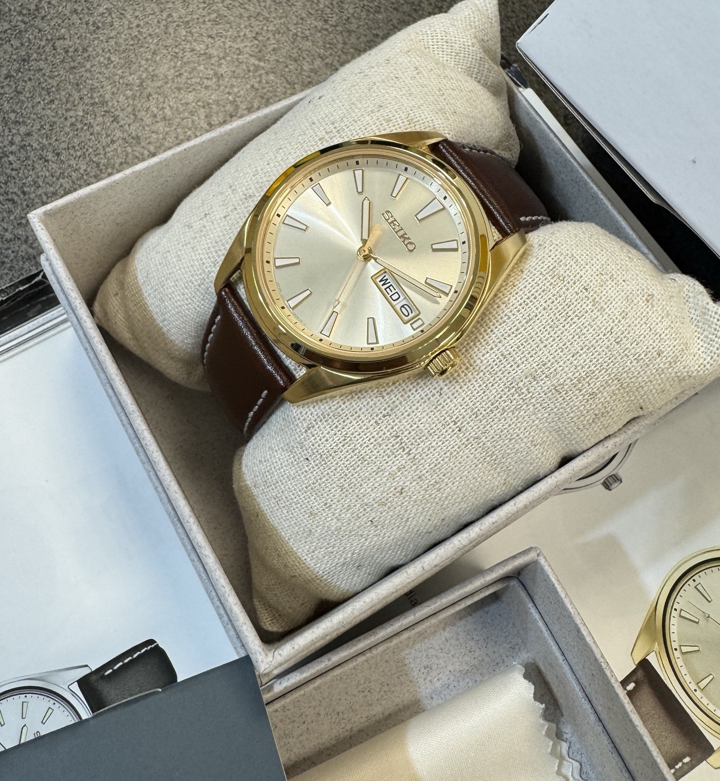Seiko Quartz Classic Men’s Gold Tone Leather Strap Watch SUR450 Made In Japan