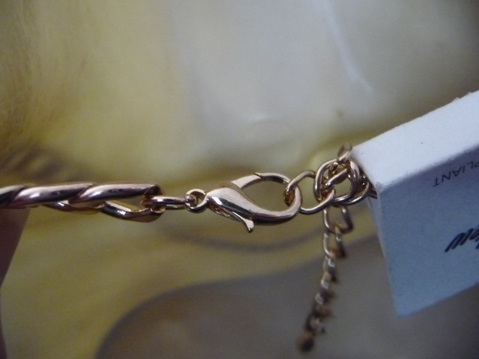 HEAVY GOLD TONE LINK CHAIN 9” L X 1/2” W NECKLACE #23/14