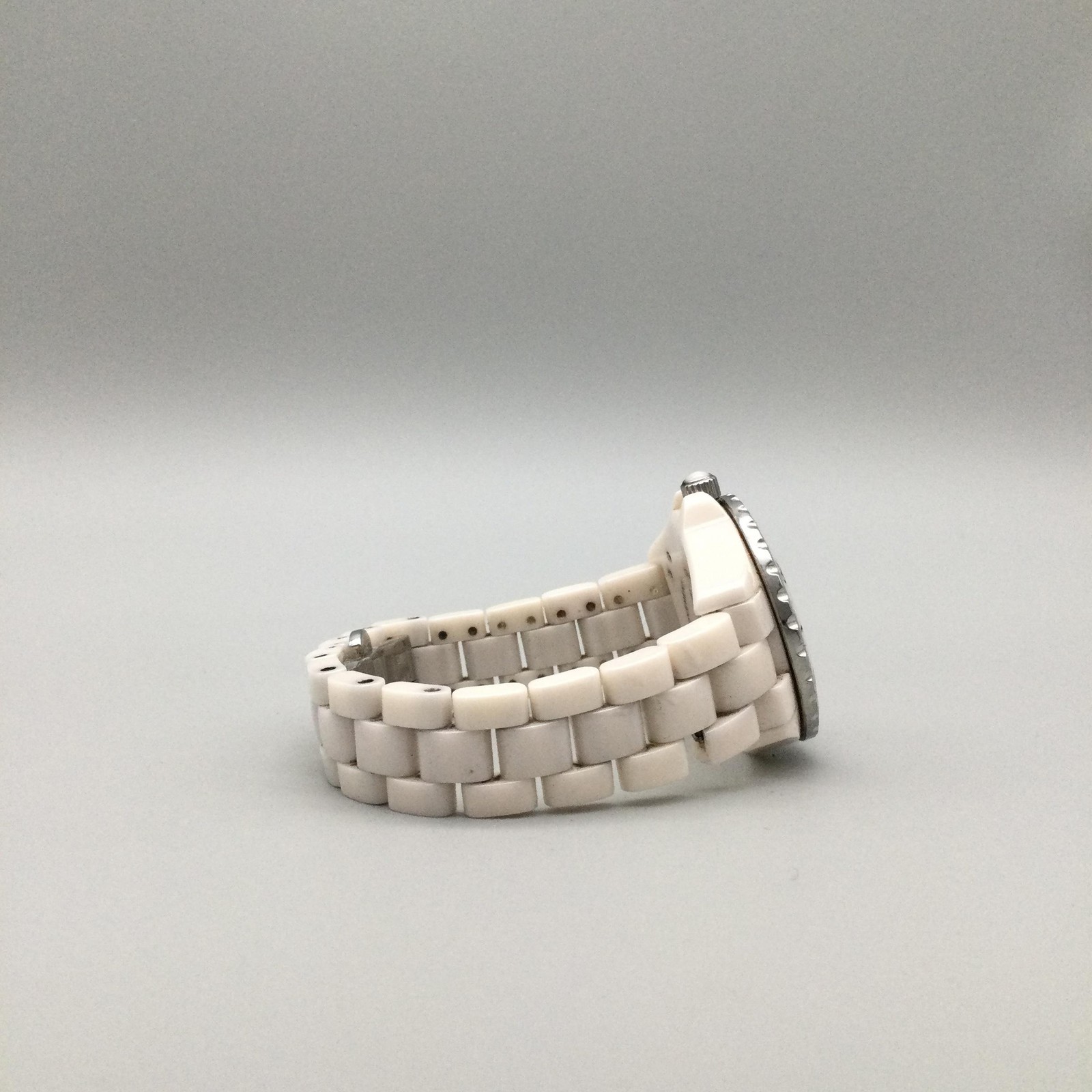 Isaac Mizrahi Live Womens Watch 34mm MOP Dial Ceramic Bracelet New Battery 6.5″