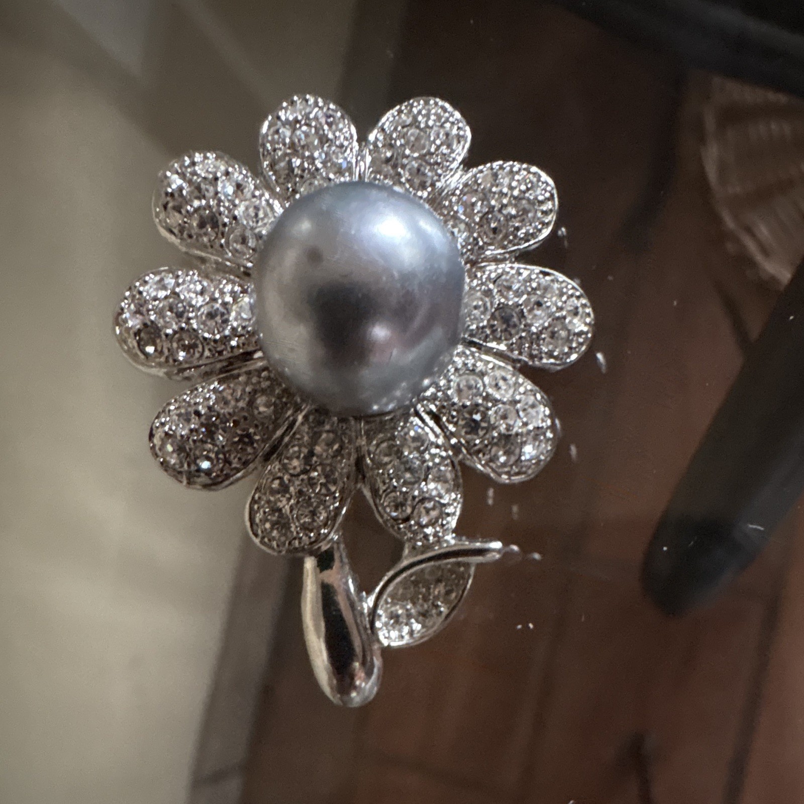 Silver Tone Flower Brooch Pin Gray Imitation Pearl Center Clear Pavé Rhinestone