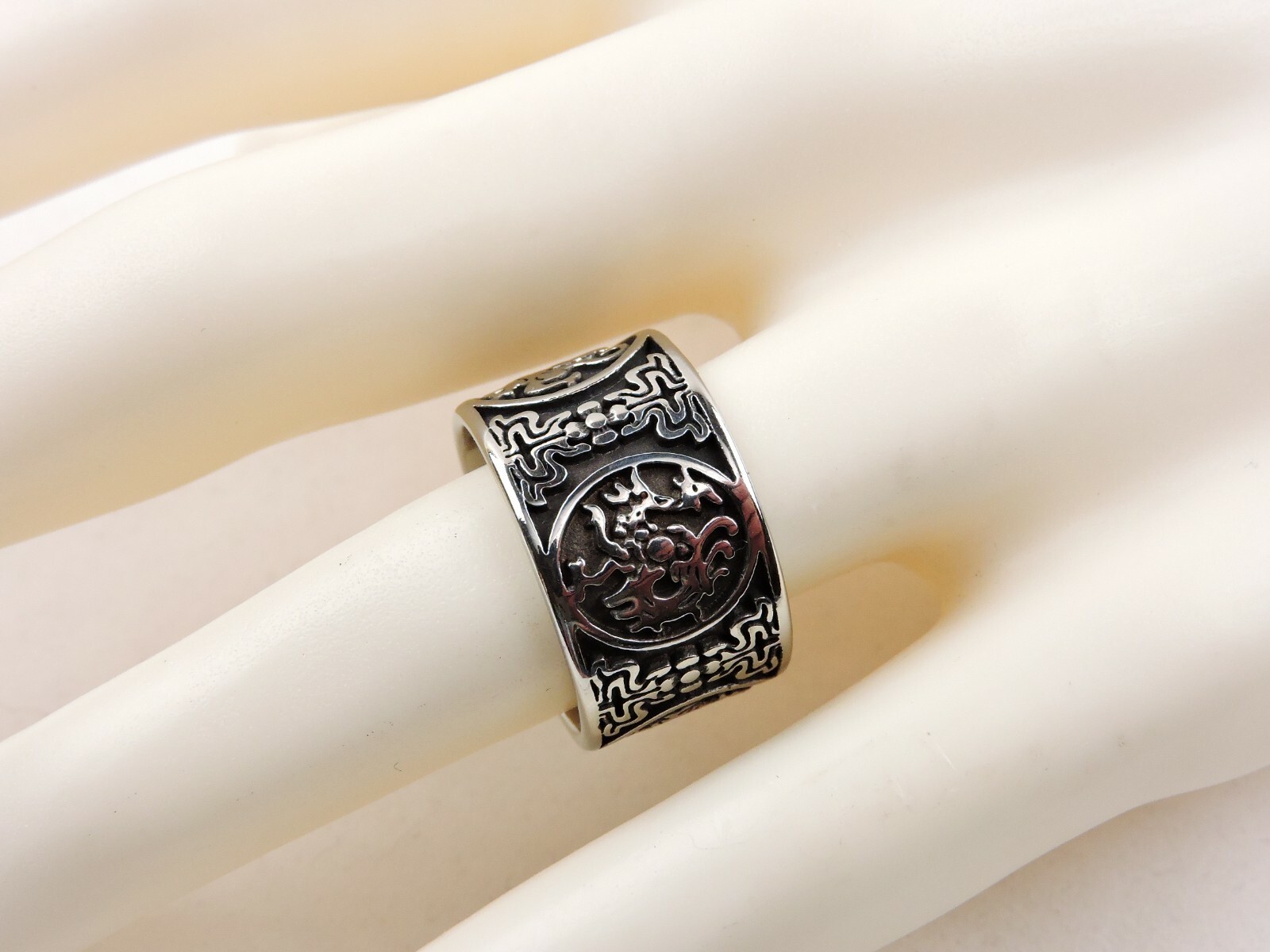 Stainless Steel Textured Wide Band Ring – Free Gift Packaging