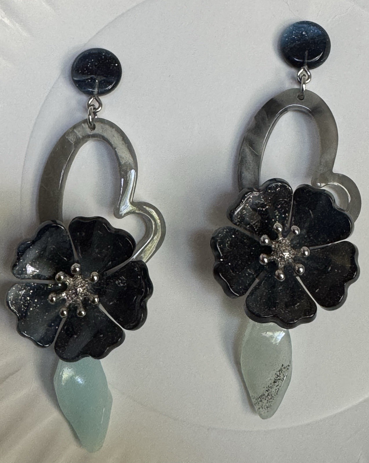 Antique Cobalt Blue Flower Dangle/Drop Earrings Silver Tone Resin