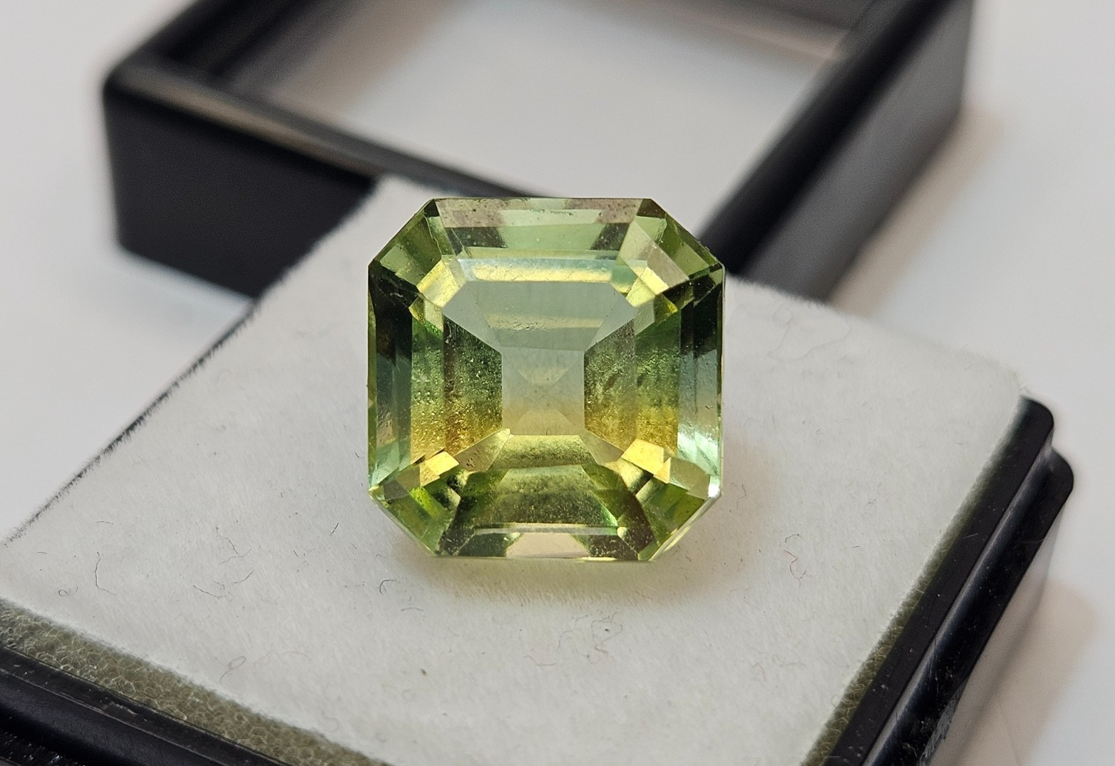 Asscher Cut 6-7 Ct Tourmaline Bi-Colour Certified Loose GEMSTONE For Ring Making