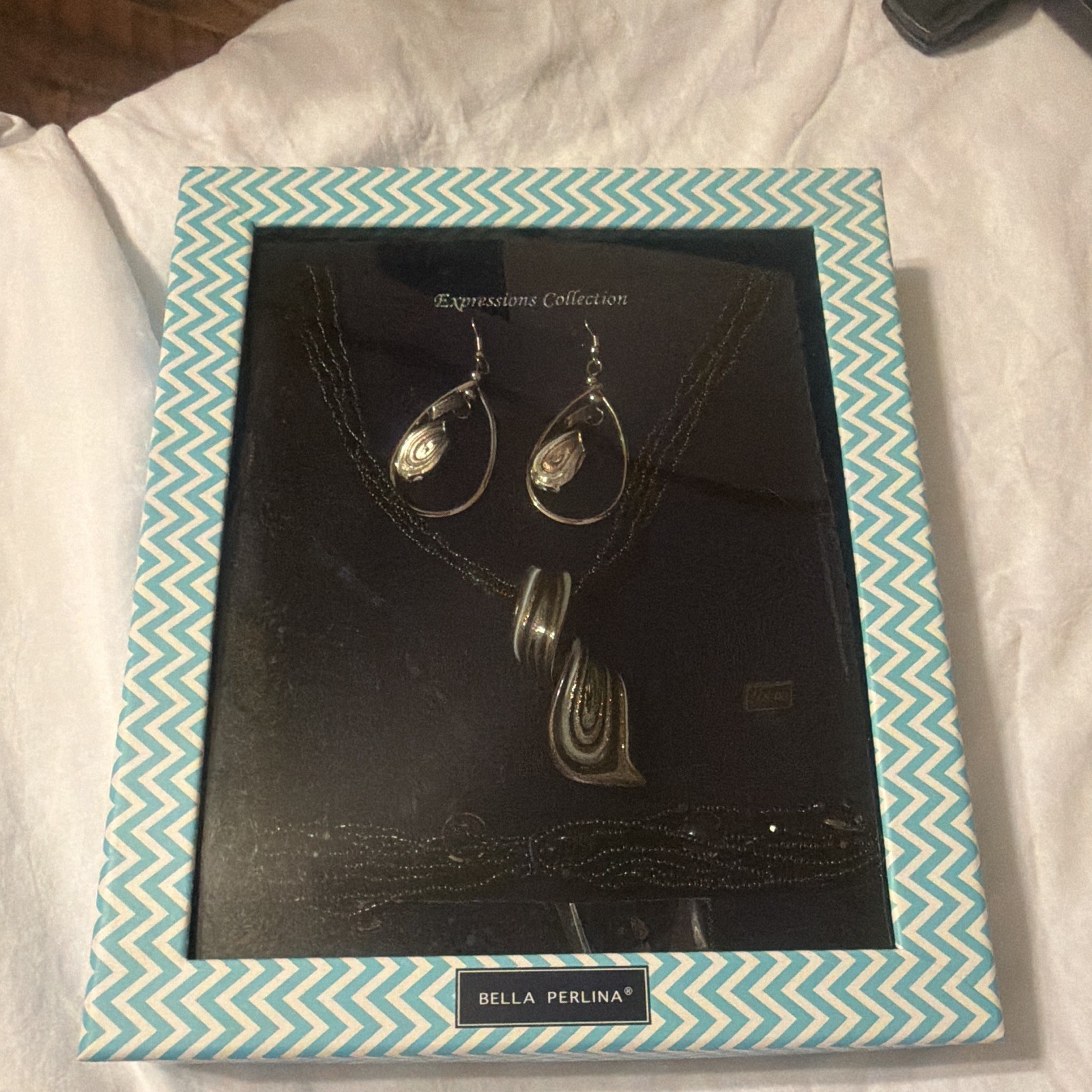 Bella Perlina Expressions Collection Black Silver Tone Jewelry Set Earrings