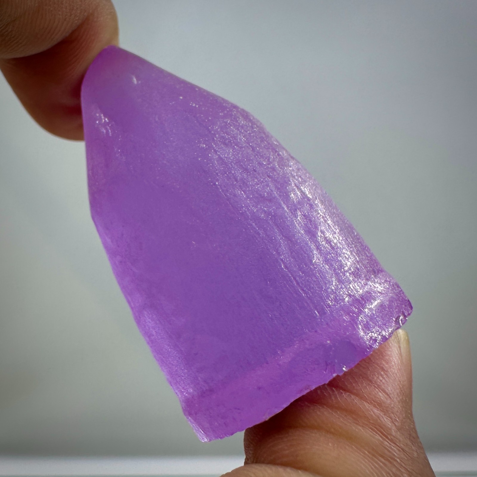261 ct Lavender Pink YAG ( Yttrium Aluminum Garnet ) ROUGH LAB CREATED