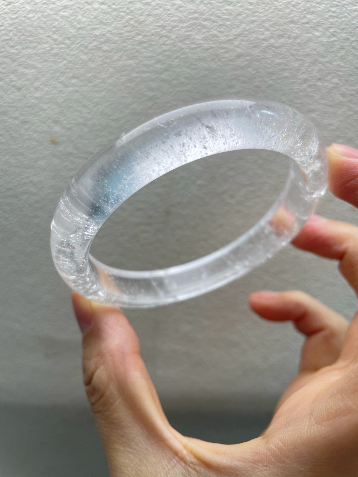 61mm Natural White Crystal Quartz Crystal Bangle AAAA