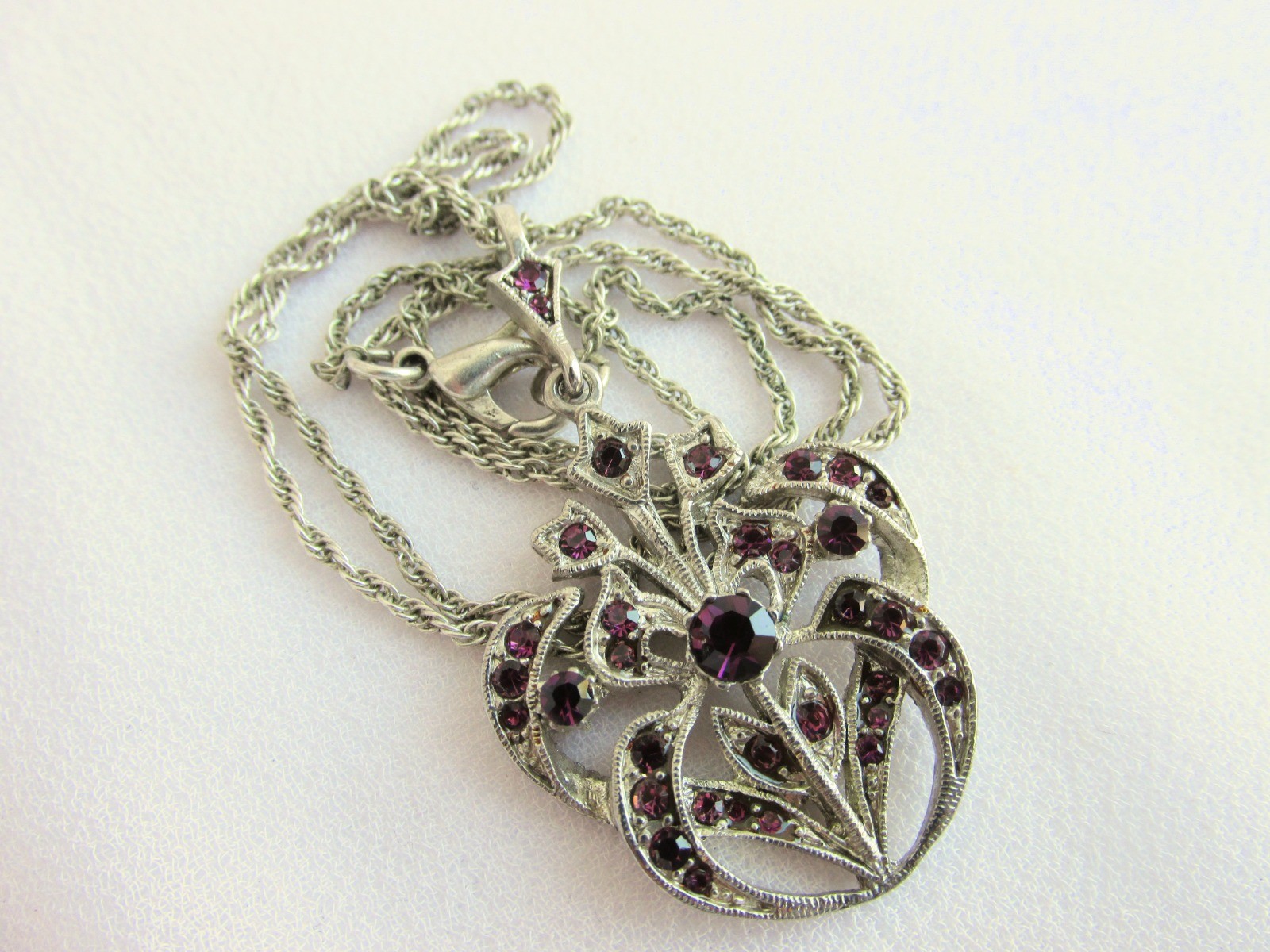 VTG Hobe’ Purple Rhinestone Pendant 18″ Necklace Silver Plate Rope Chain Signed