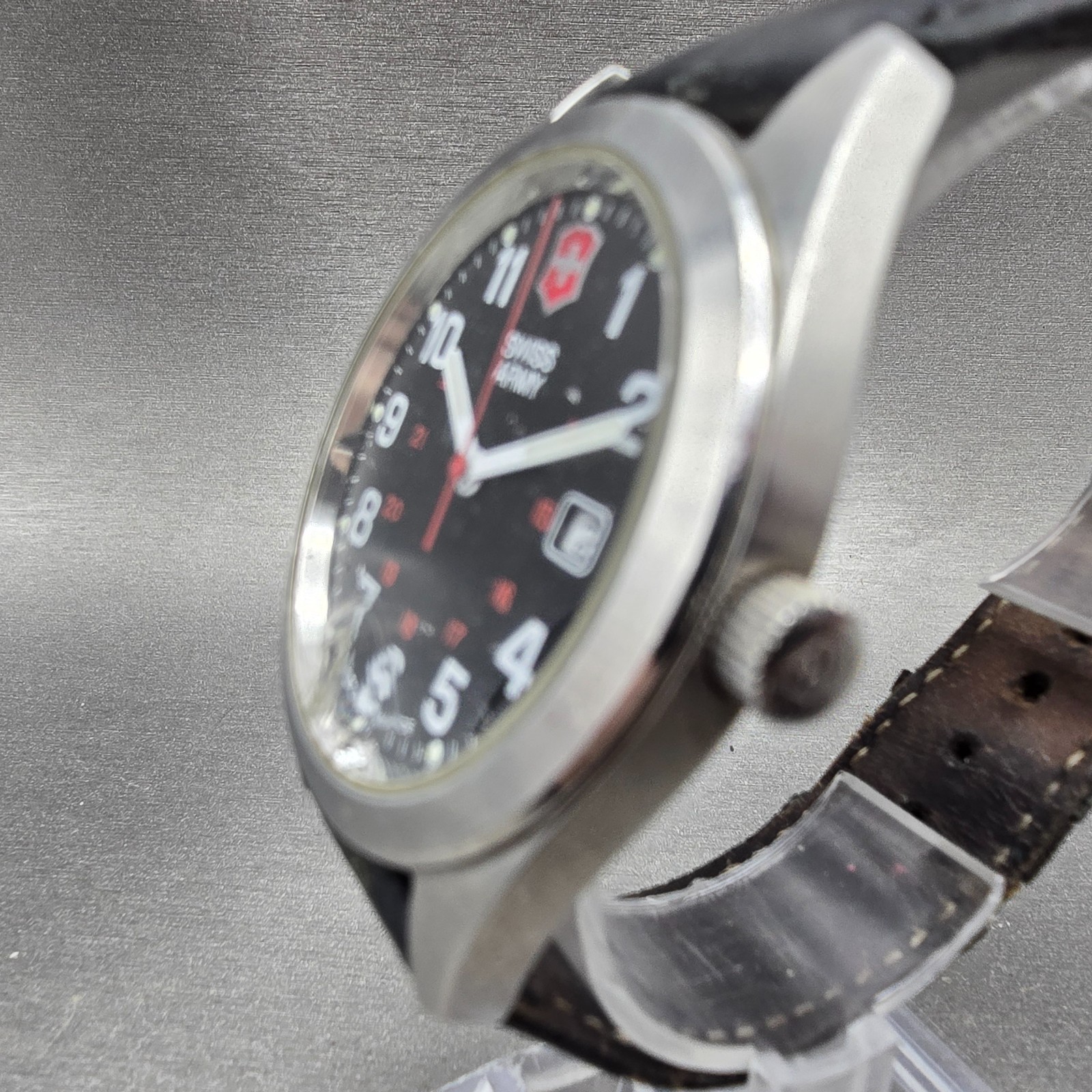 Victorinox Swiss Army Garrison Watch Men 40mm Black Dial Steel Date Round WorksT