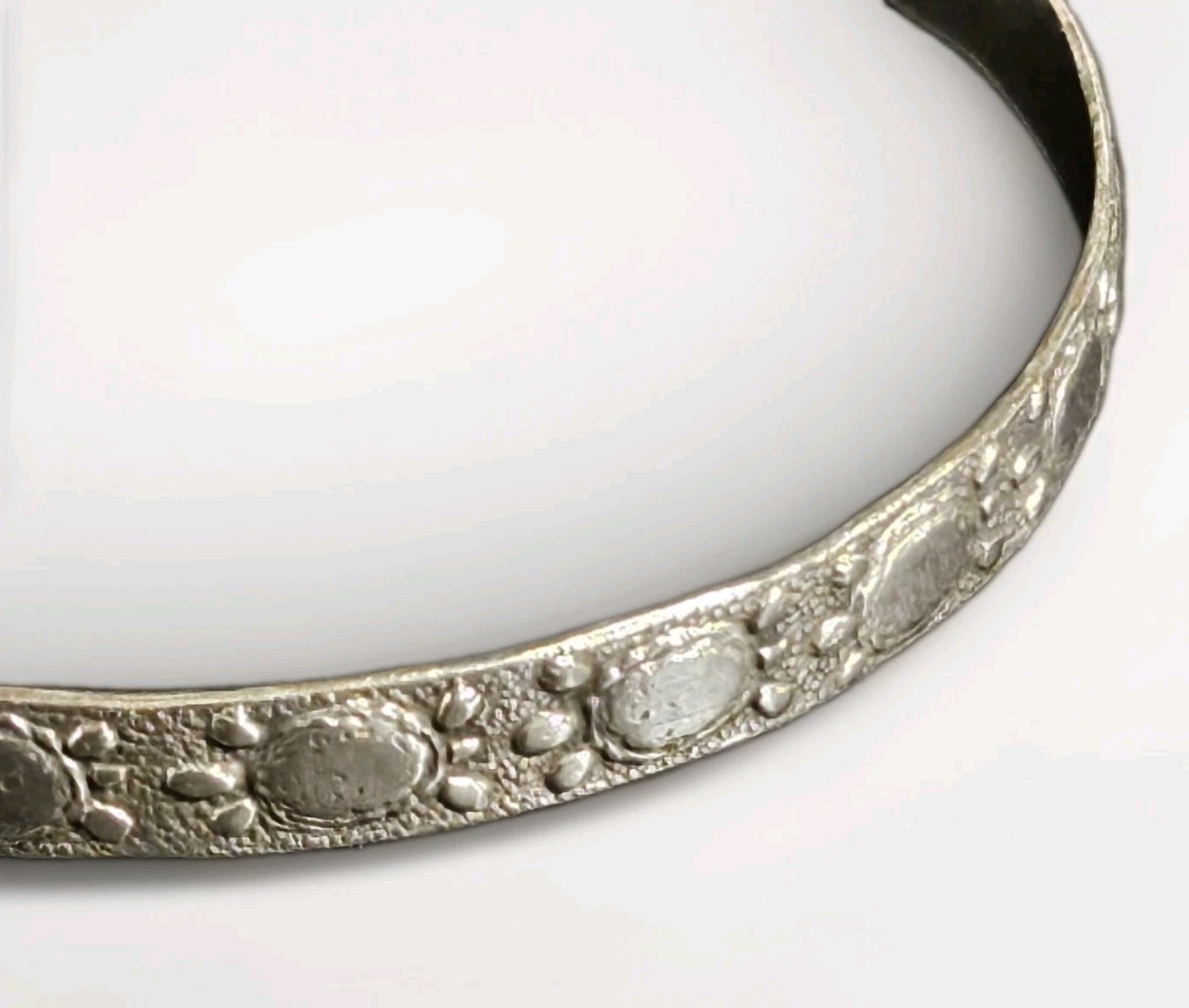 Vintage Mexico Taxco 925 Sterling Silver Bangle Bracelet 12.35 Grams 2 3/4″ Dia