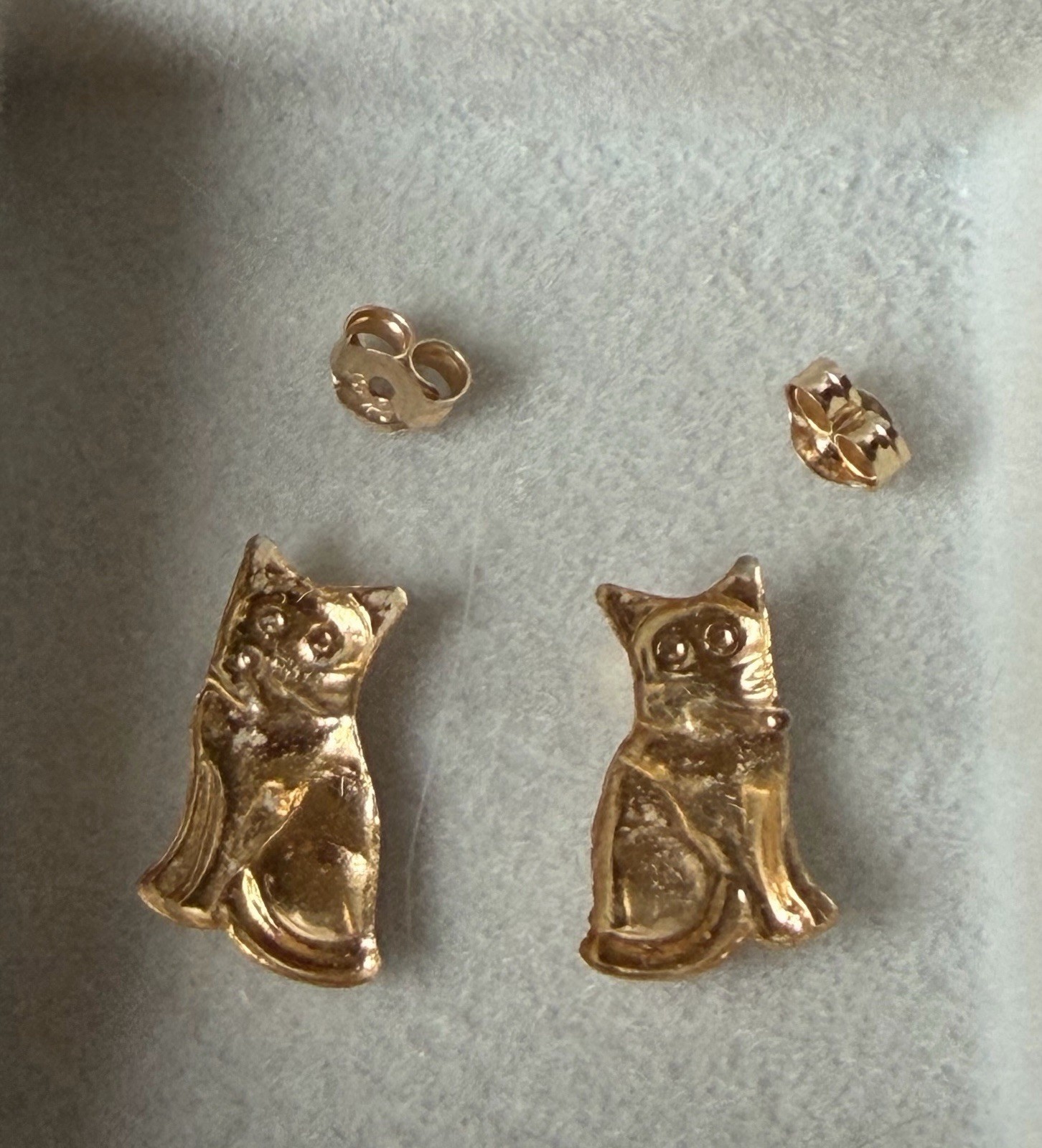Real 10K Solid Yellow Gold 12.7MM Diamond Cut Small Cat Kitten Stud Earrings