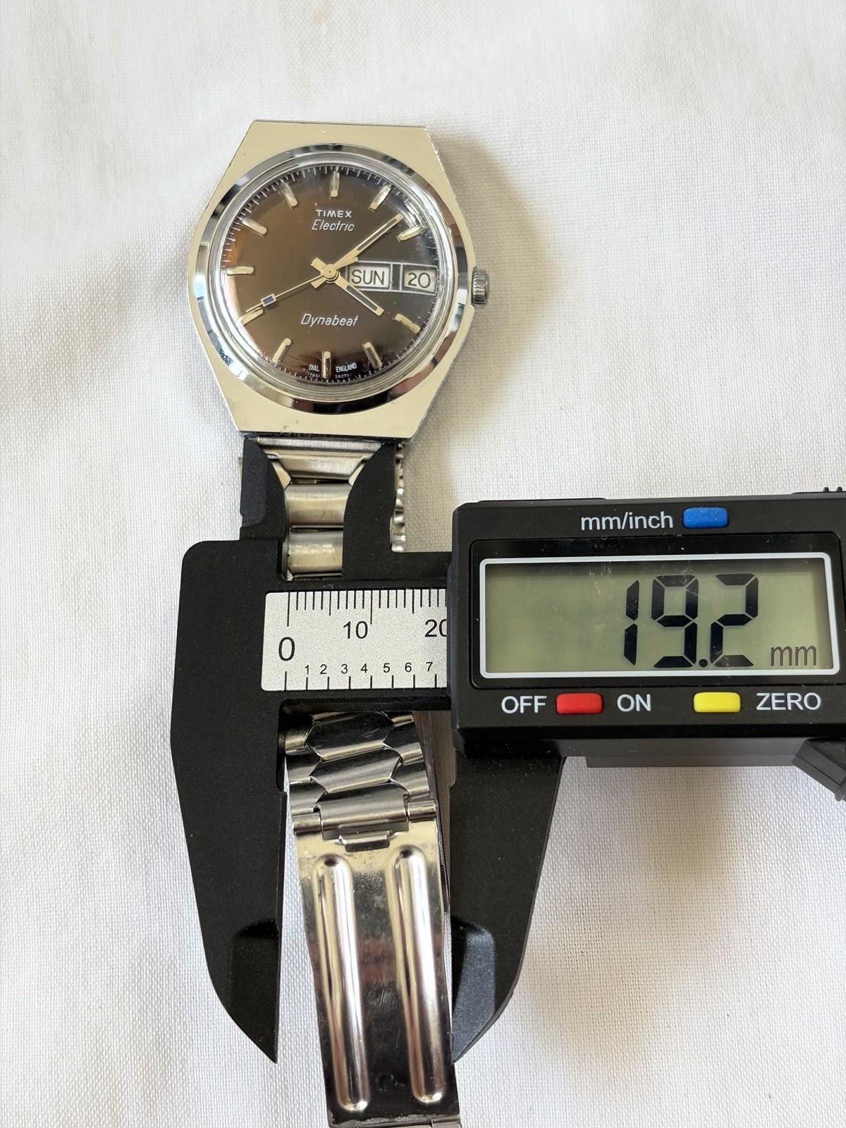Vintage 1977 Timex Electric Dynabeat 26277 Maroon Dial Watch Runs