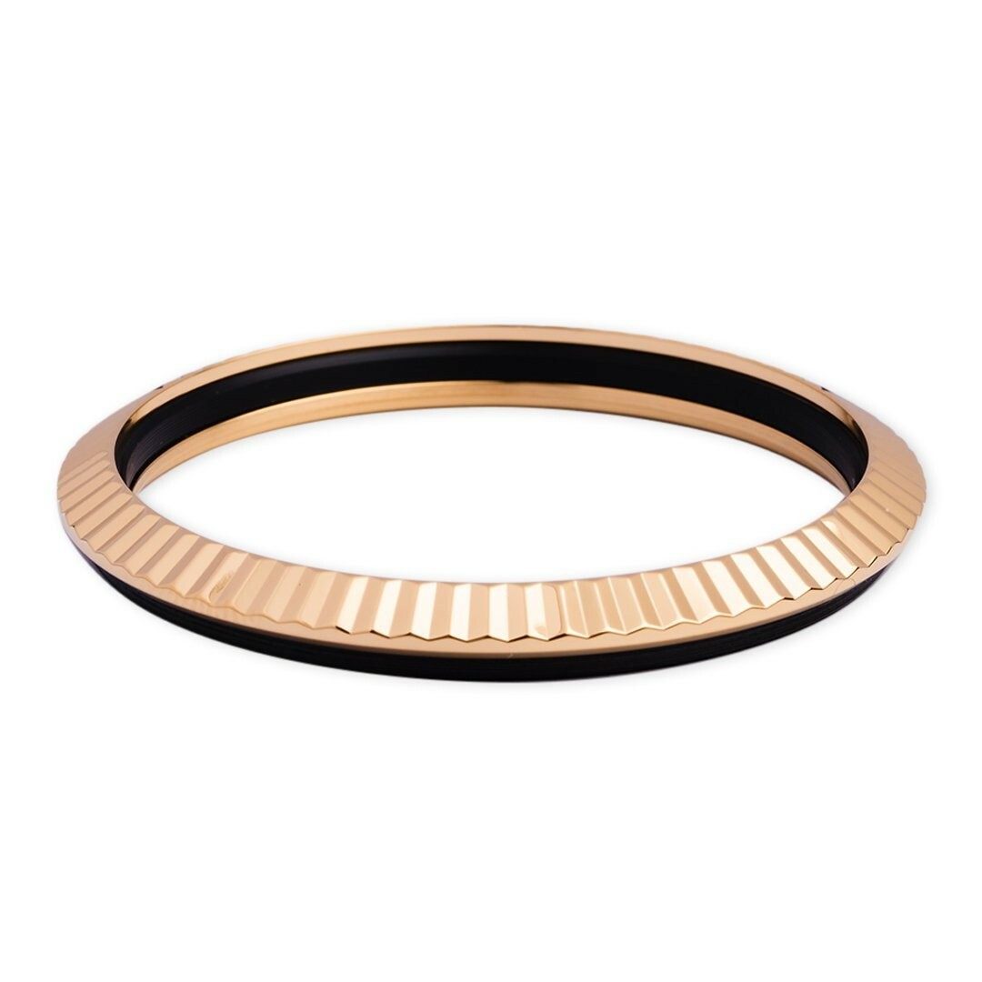R0928 SRPE Fluted Bezel – Gold