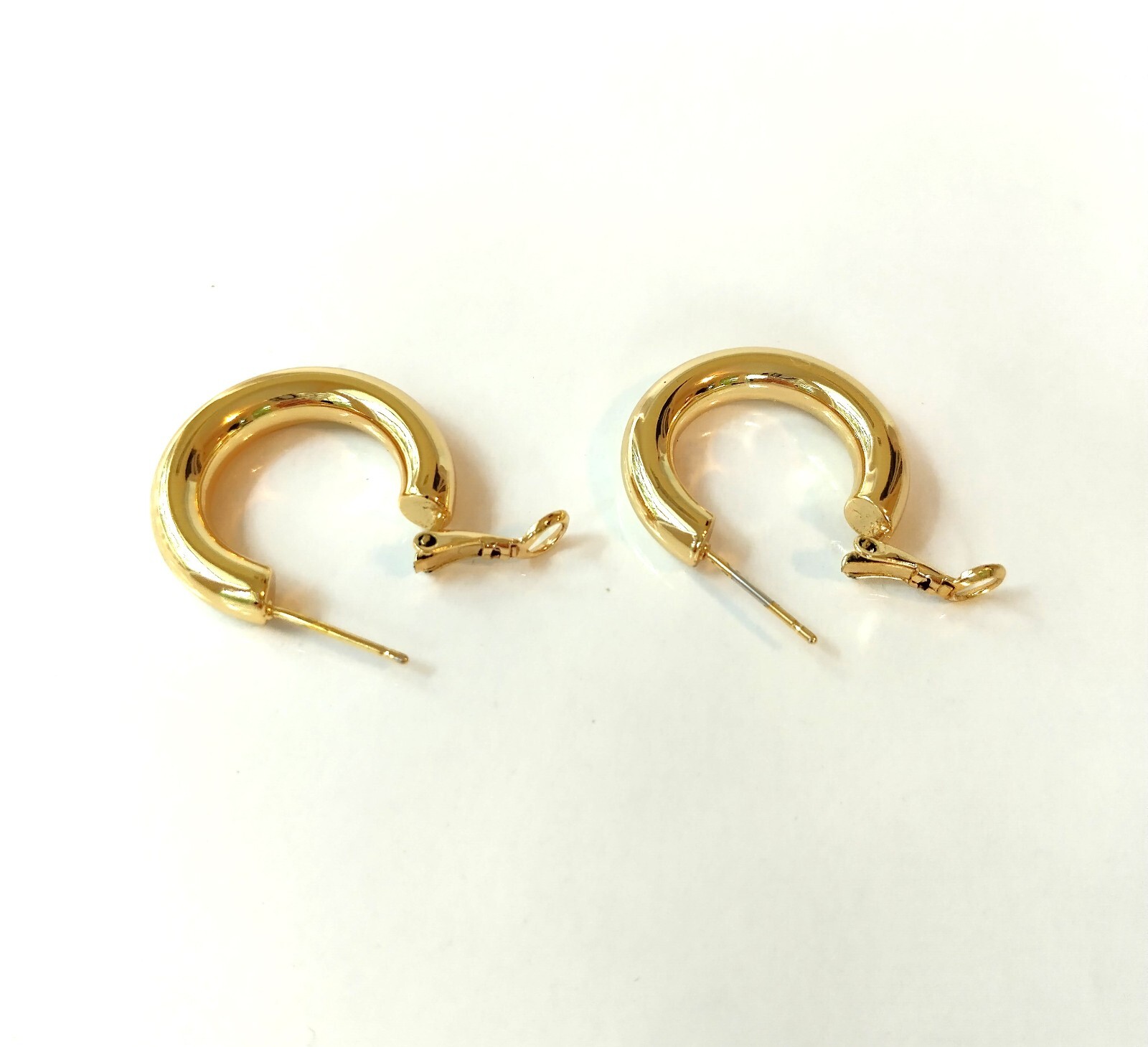 Elegant Gold Hoop Earrings / 1.7 cm