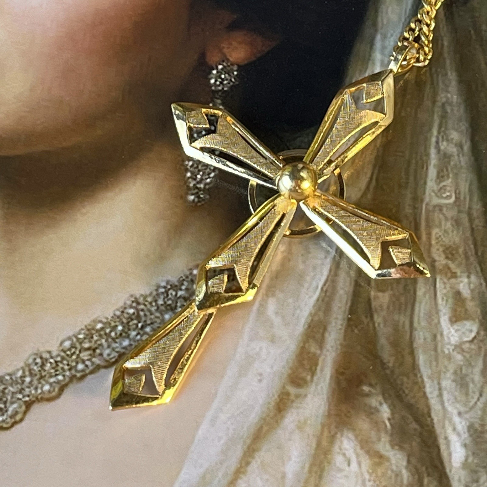 Vtg Van Dell 12K Gold Plated 2.25” Cross Necklace – 20” – Signed VD – 1940s-60s