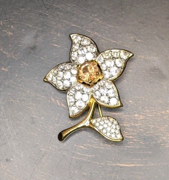 Swarovski Flower Brooch Pin Gold Tone Pavé Clear Rhinestone Round Crystal