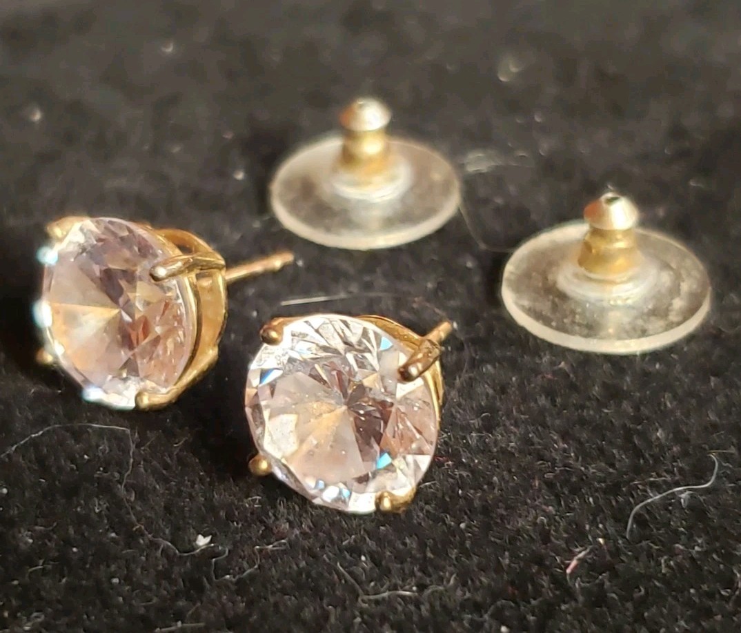 Stunning Pair Of Desi Suarti Sterling Silver CZ Stud Earrings!!