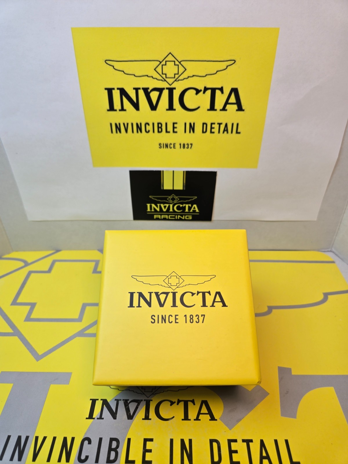 Invicta Racing Valyron Mens Watch 41mm Yellow & Black w/ Black Racing Dial NEW!!