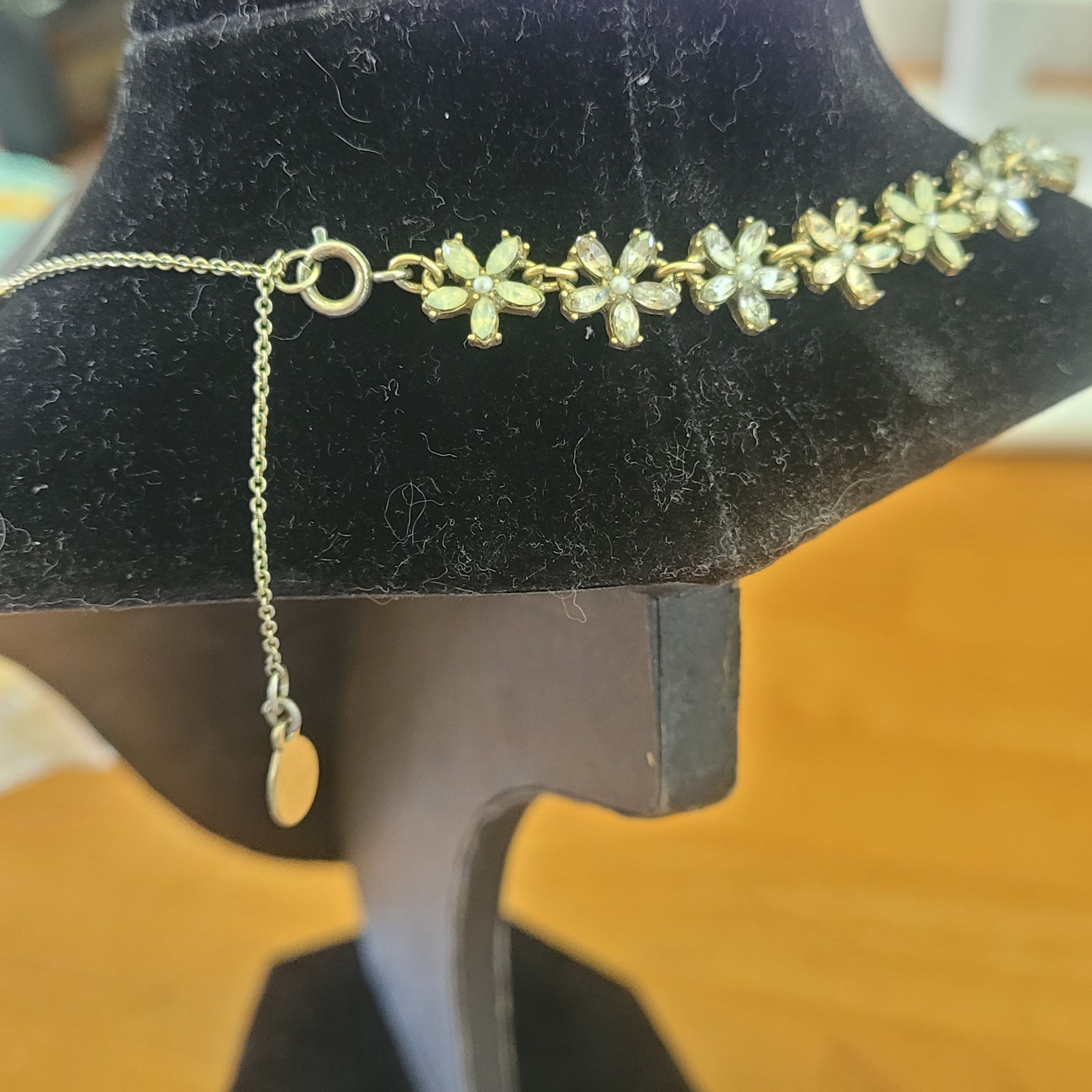 LOFT Ann Taylor Pastel Blue Rhinestone Flower Choker Necklace Silver Tone 16″