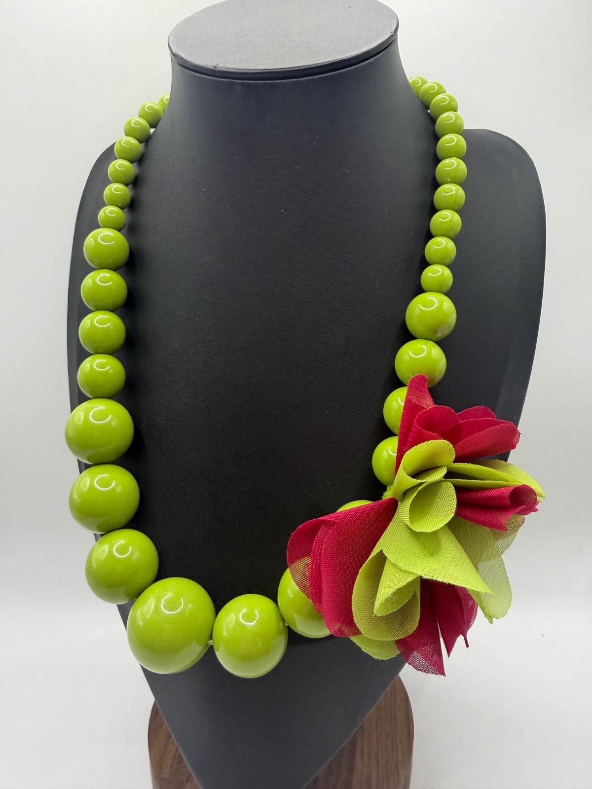 Lime Green Statement Necklace Chunky Graduated Beads Flower Accent Dopamine 21″