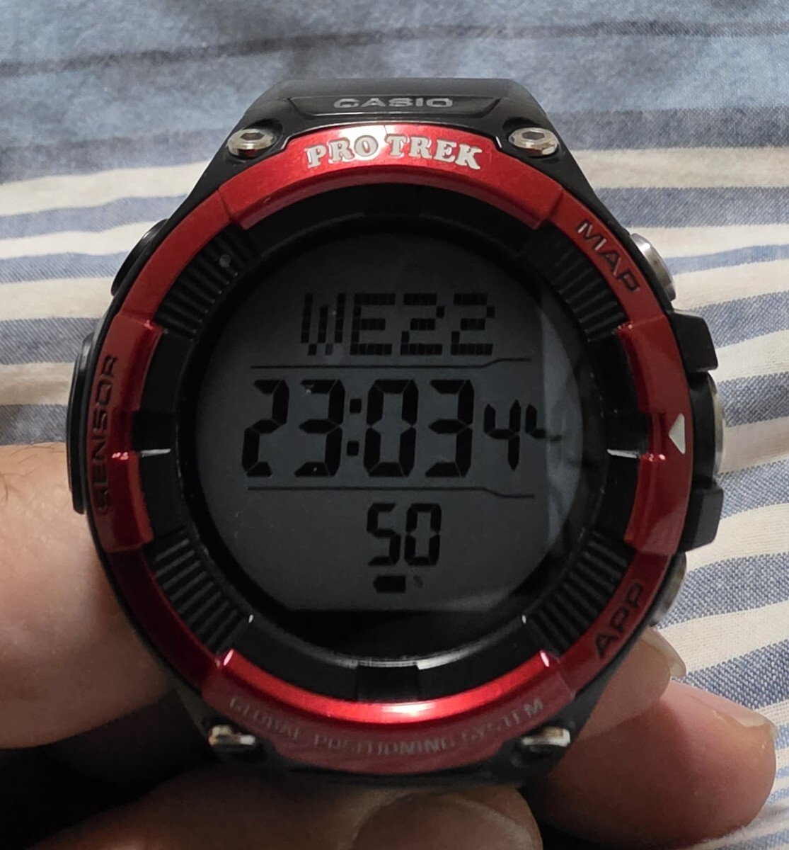 Casio WSD-F21HR Smart Watch GPS Android Wear 1.4″ Display Black Limited Edtion