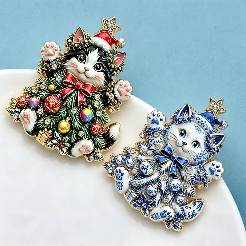 Christmas Tree Cat Brooch Pin Rhinestone Kitty Holiday Lapel Pin Gift for Women
