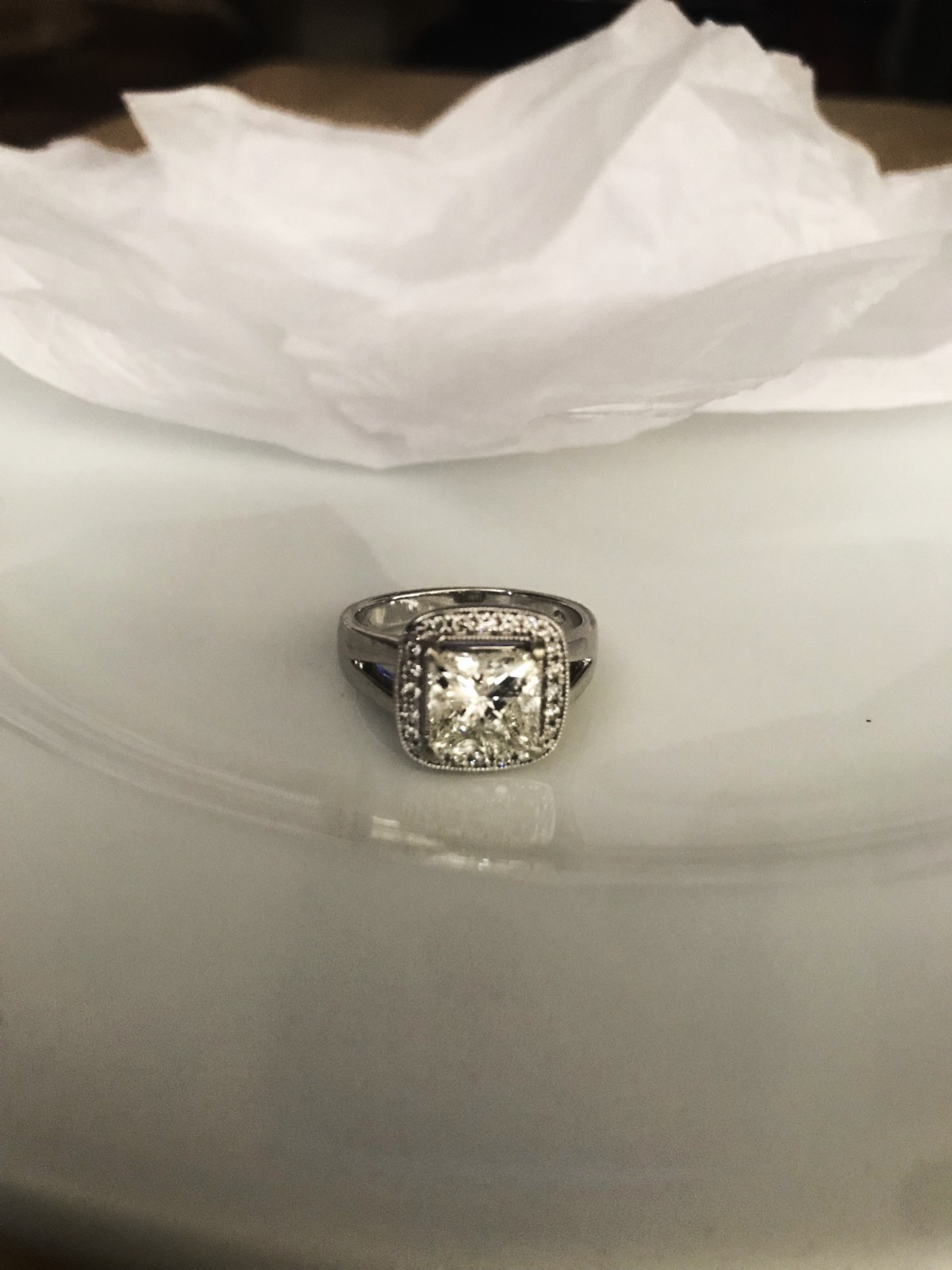 Very rare 2.56 carat natural diamond engagement ring