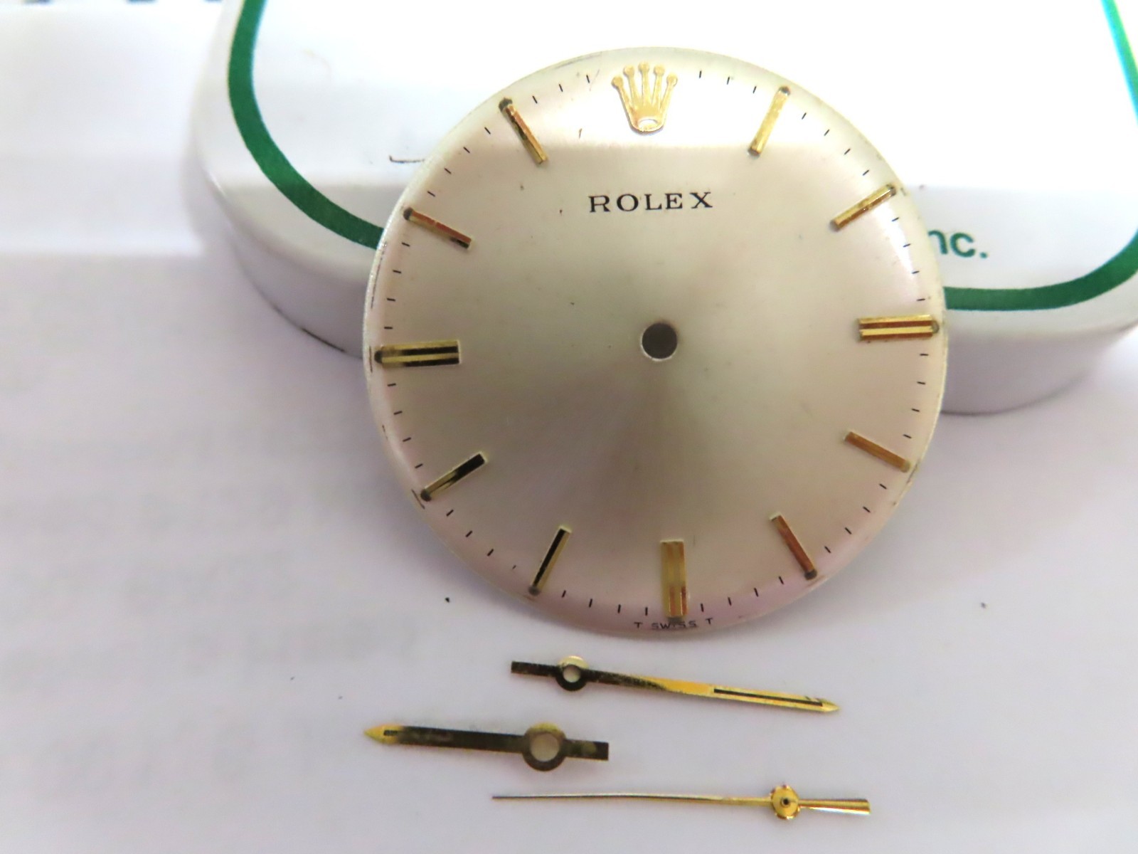 ROLEX VINTAGE WHITE SATIN DIAL W/GOLD MARKERS AND GOLD HANDS FOR REF.7208!