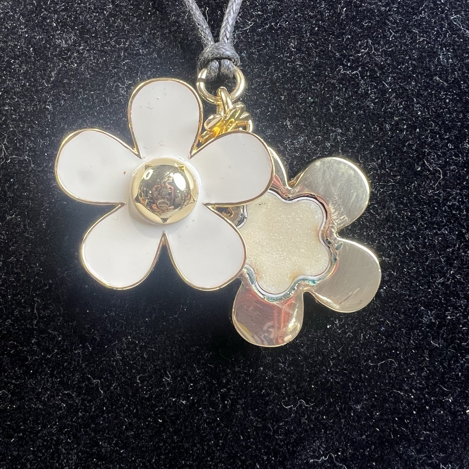 Marc Jacobs Daisy SOLID PERFUME 0.75g Women’s Perfume Adjustable Cord Necklace