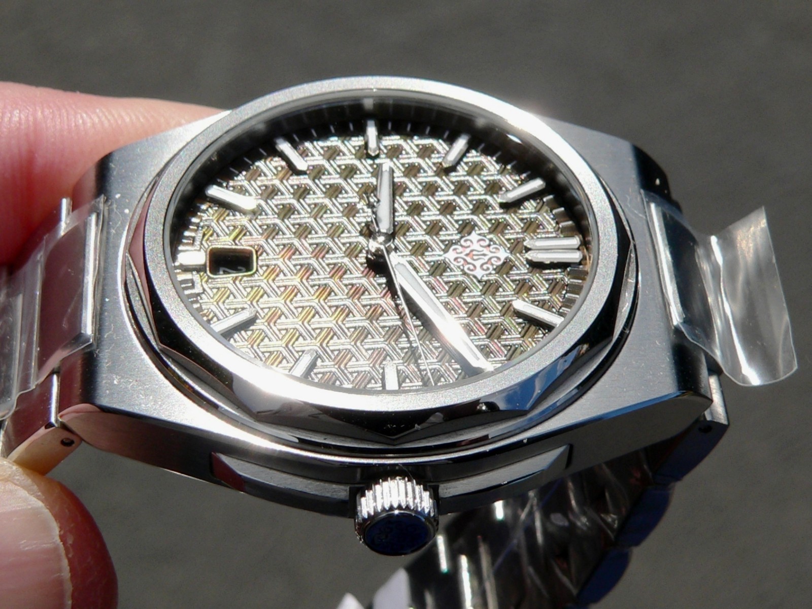 New IXDAO Warrior watch, mother of pearl dial, Miyota 9015 automatic, sapphire