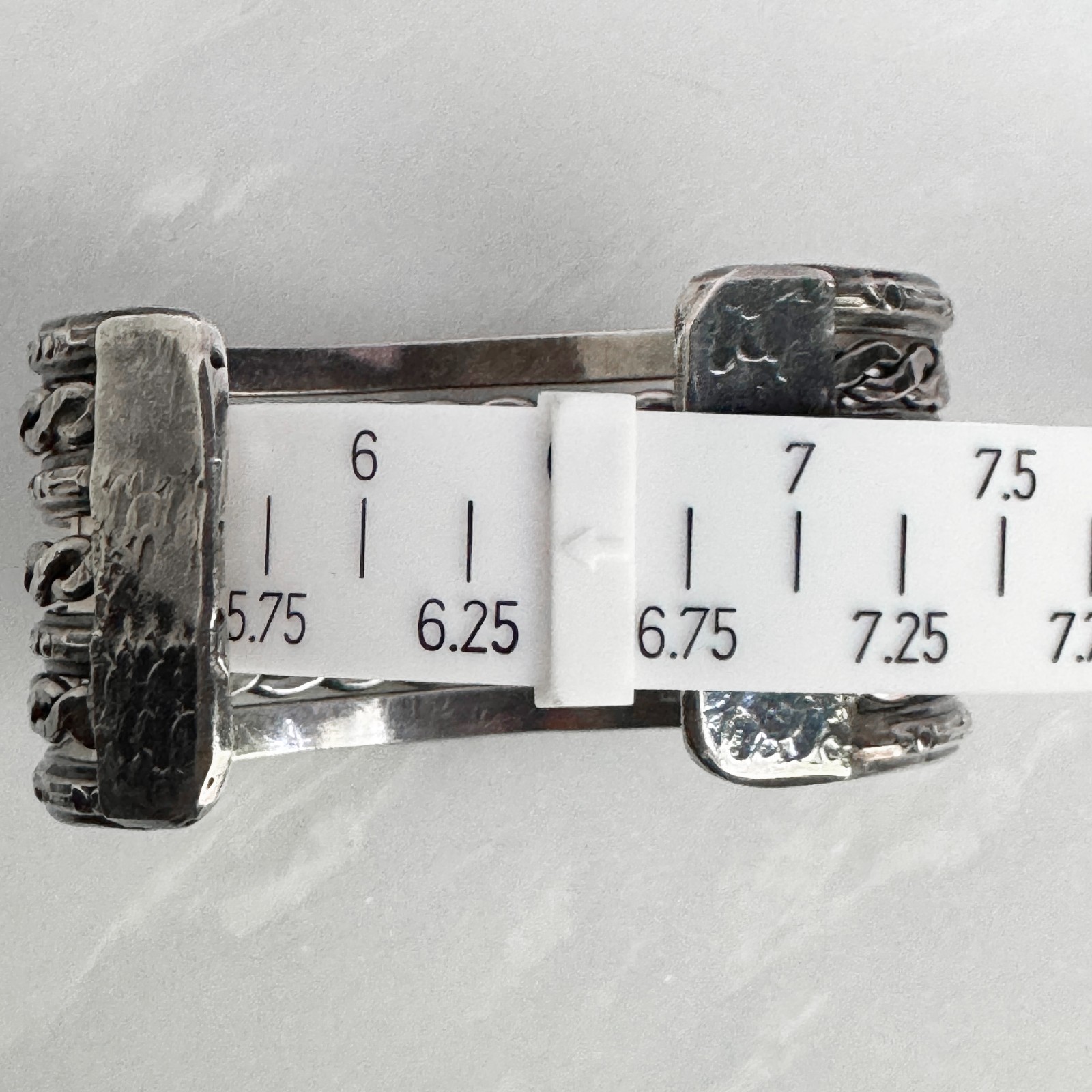 Sterling Silver Fred Harvey Era Wide Cuff Bracelet w/ Arrow & Dot Design Sz 6.5