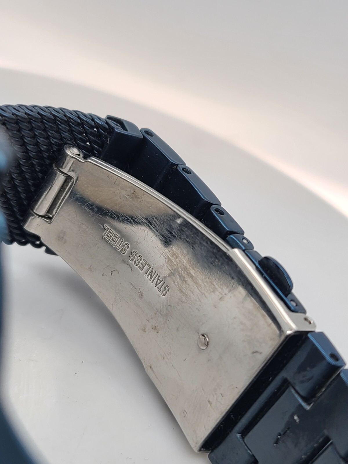 Guess Iconic Diamond Blue Dial Mesh Band Mens Watch U0297G2 for PARTS/REPAIR
