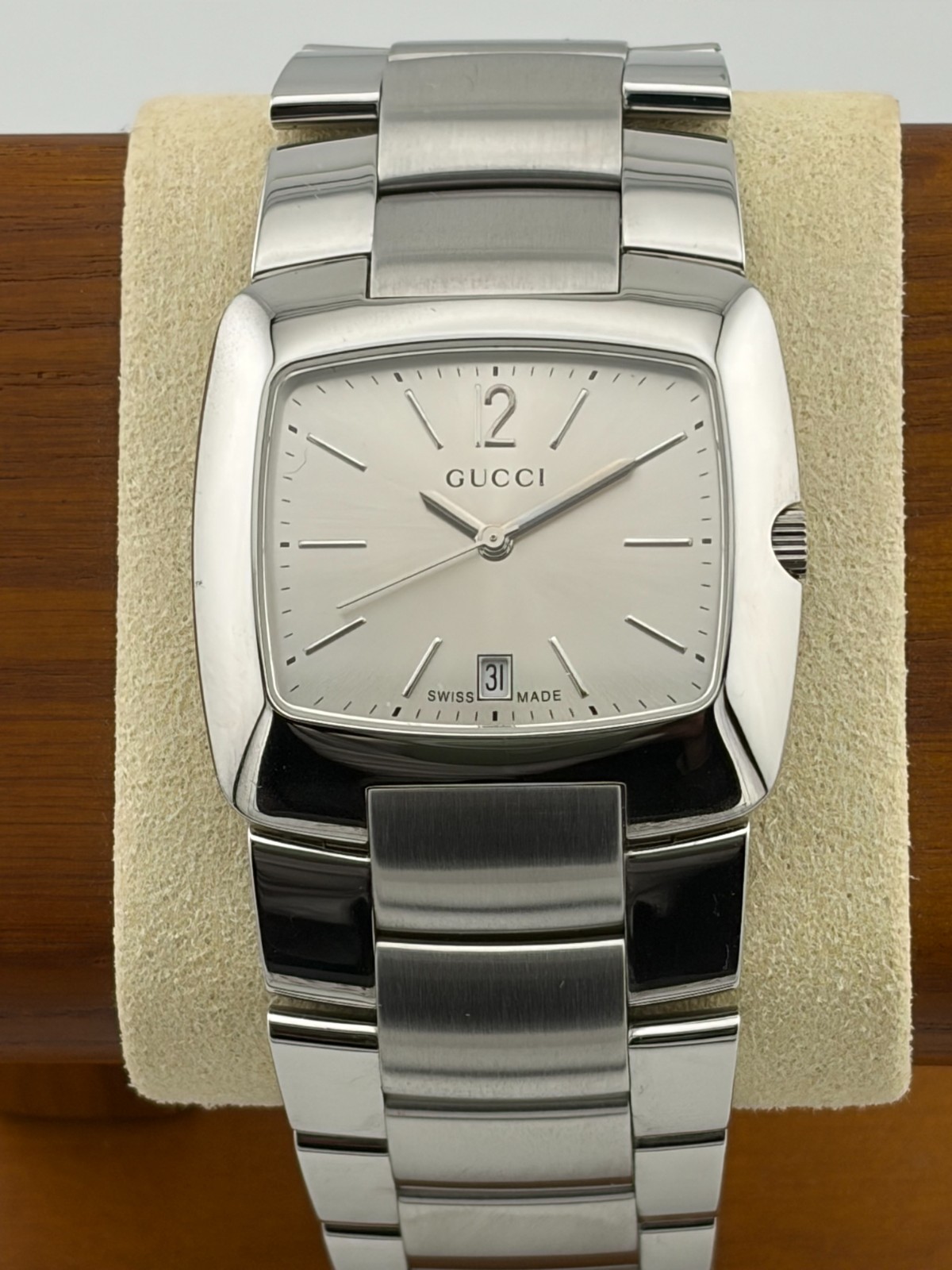 **LAST ONE- BRAND NEW, DISCONTINUED DESIGN – GUCCI 8500M Silver Swiss-Made Watch