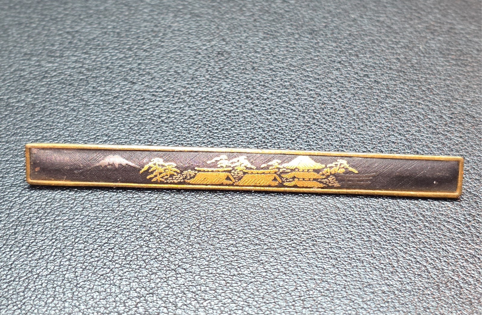 Japanese Mt Fuji Sansui Nunome Zōgan Bar Damascene Gold Tone Tie Pin