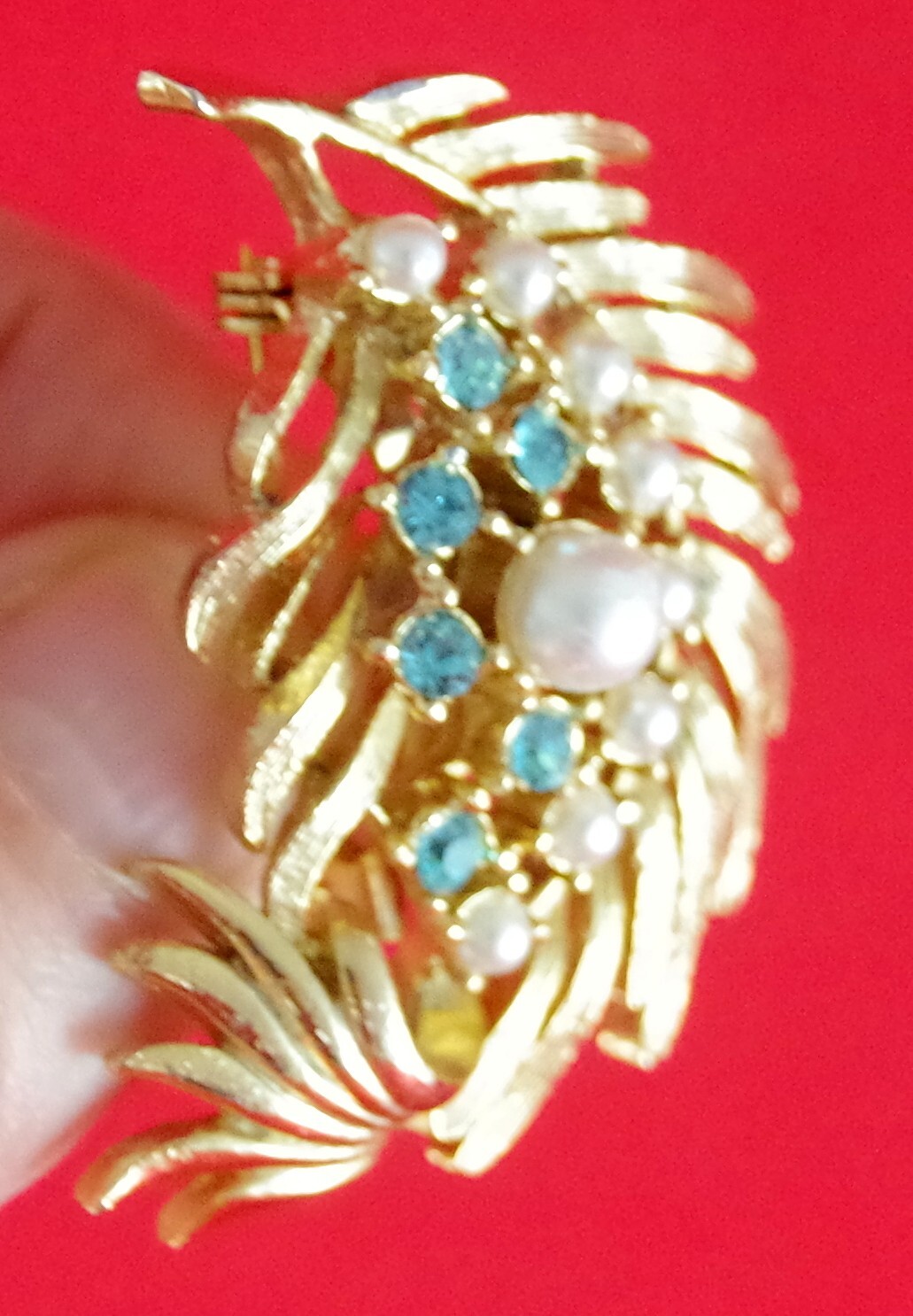 Pretty! VTG 1960’s GERRY’S RHINESTONE & PEARL GOLD FEATHER PLUME LEAF BROOCH PIN