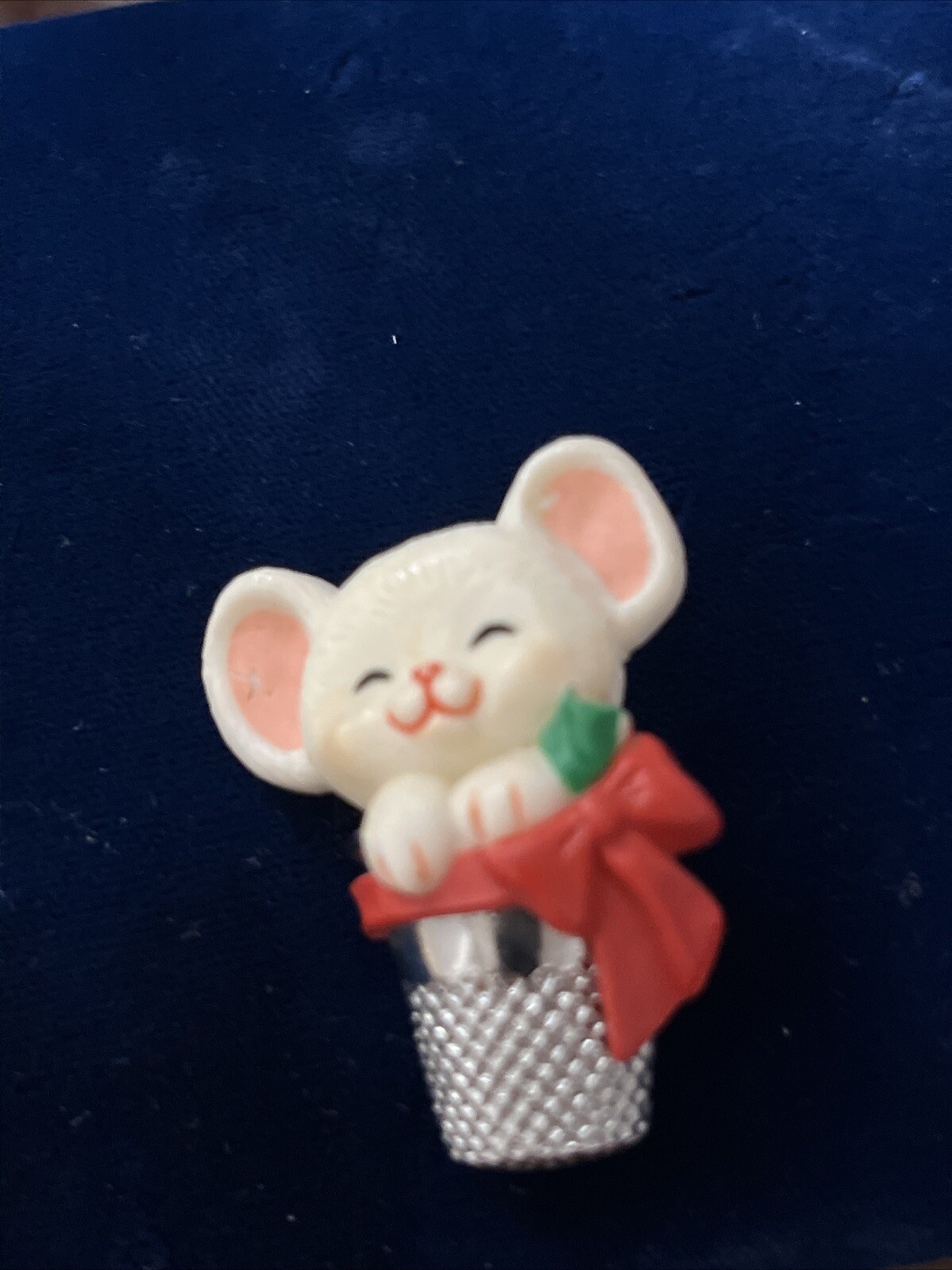 Vtg Brooches Rhinestone Stocking W/ And Mouse In Thimble Brooches